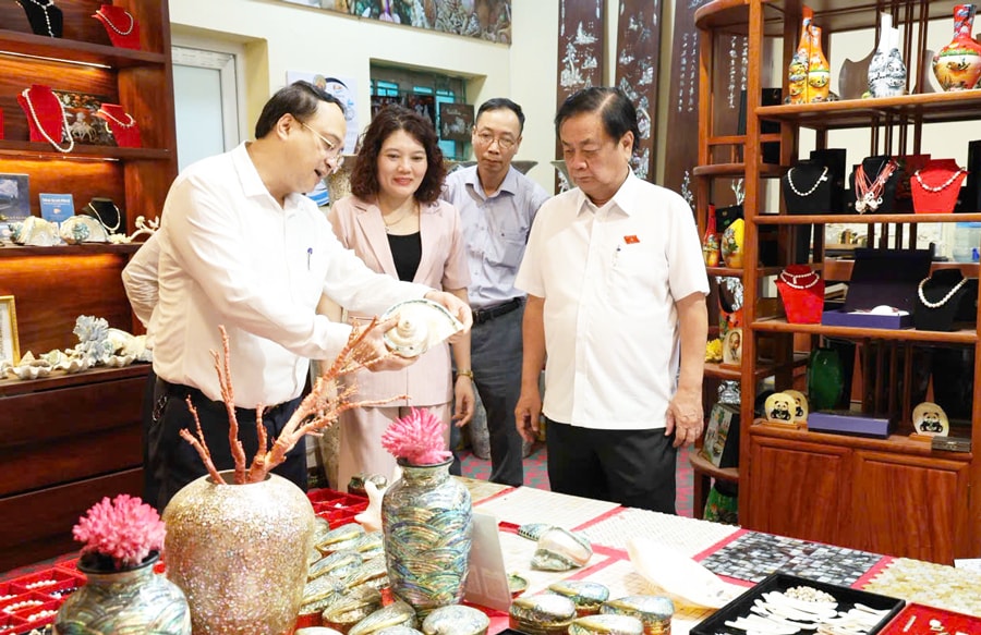 "Để trẻ em chơi cùng di sản - Một cách giữ nghề cho ngày mai"- Ảnh 1.