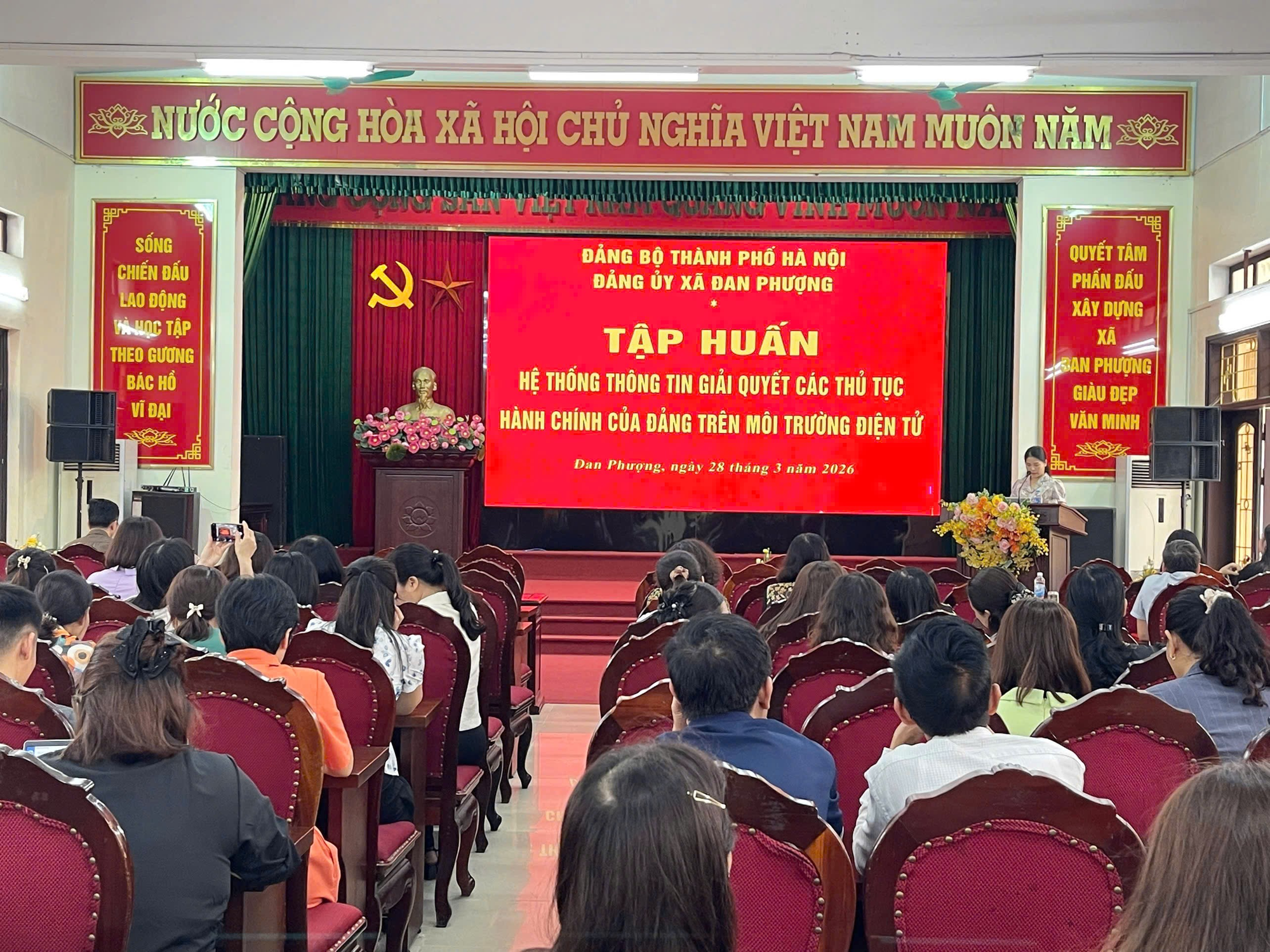 Trên 220 đại biểu tham dự lớp Tập huấn hệ thống thông tin giải quyết thủ tục hành chính của Đảng- Ảnh 1.