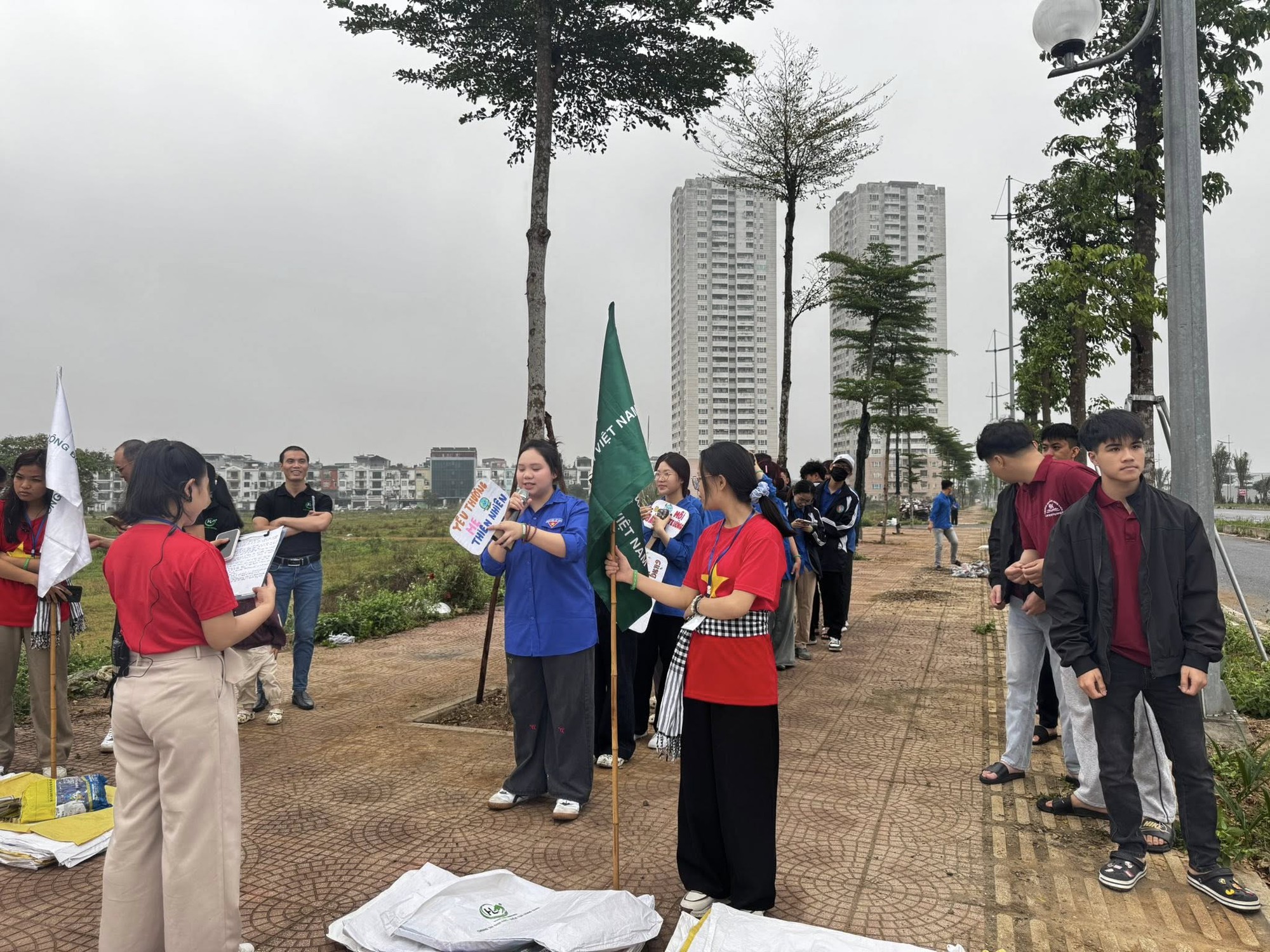 Hành trình xanh của tuổi trẻ Hoài Đức: Chủ nhật không rác thải- Ảnh 3.