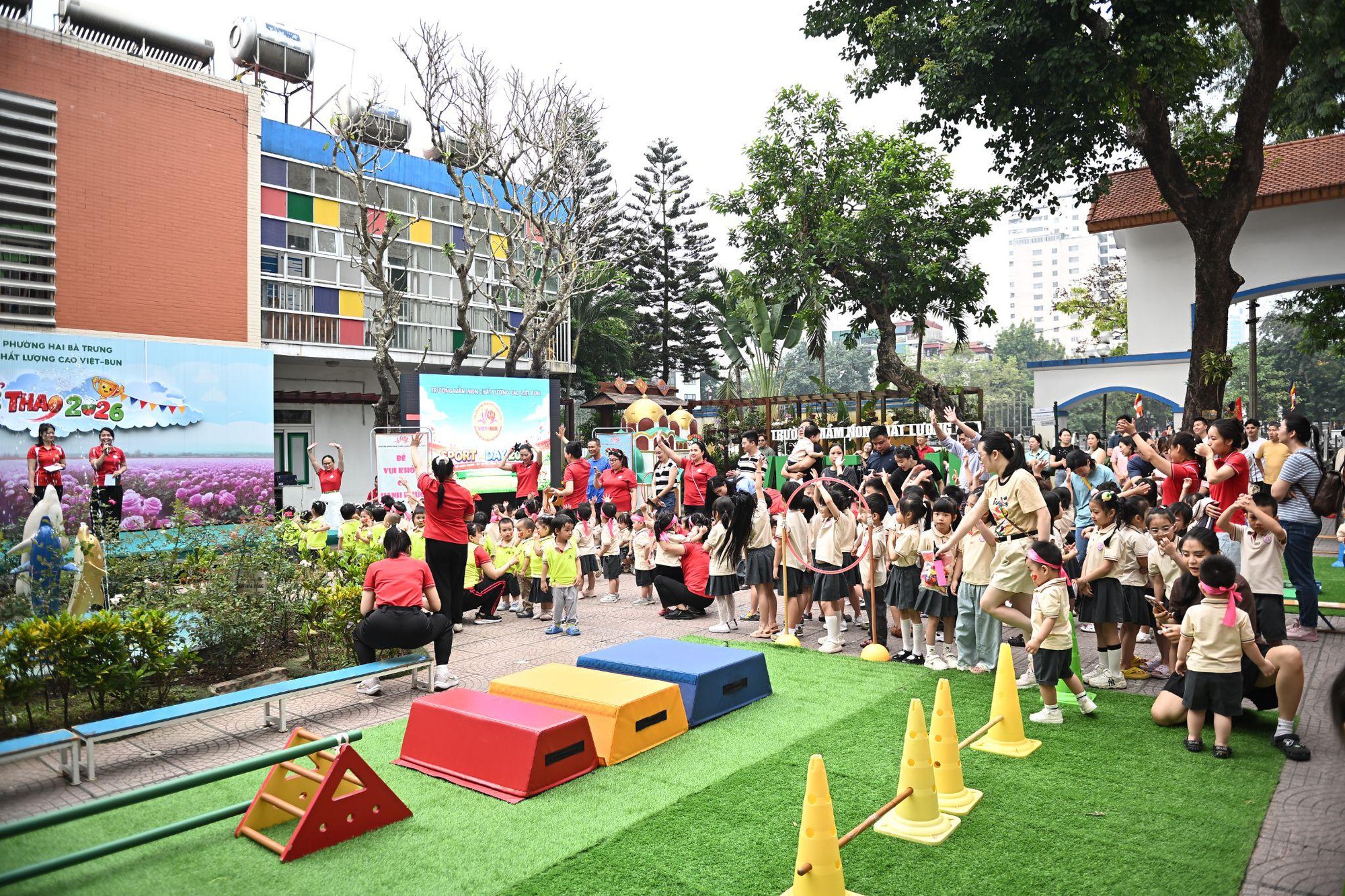 Trường Mầm non Việt - Bun (phường Hai Bà Trưng): Lan tỏa tinh thần thể thao đến từng “búp măng non”- Ảnh 1.