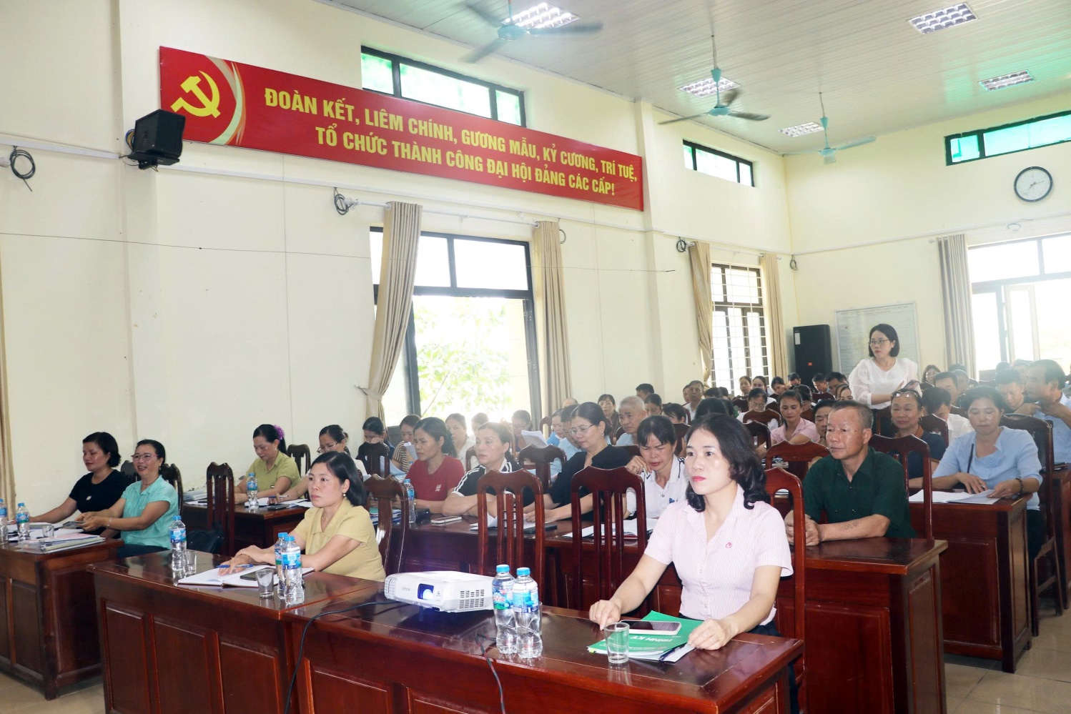 Tập huấn nghiệp vụ cho Ban quản lý tổ Tiết kiệm và vay vốn Ngân hàng Chính sách xã hội trên địa bàn xã Trần Phú- Ảnh 1.