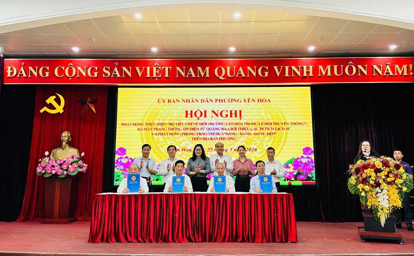 Phát động thực hiện “Bộ tiêu chí về môi trường văn hóa trong lễ hội truyền thống” và Ra mắt trang thông tin điện tử di tích lịch sử trên địa bàn phường- Ảnh 4.