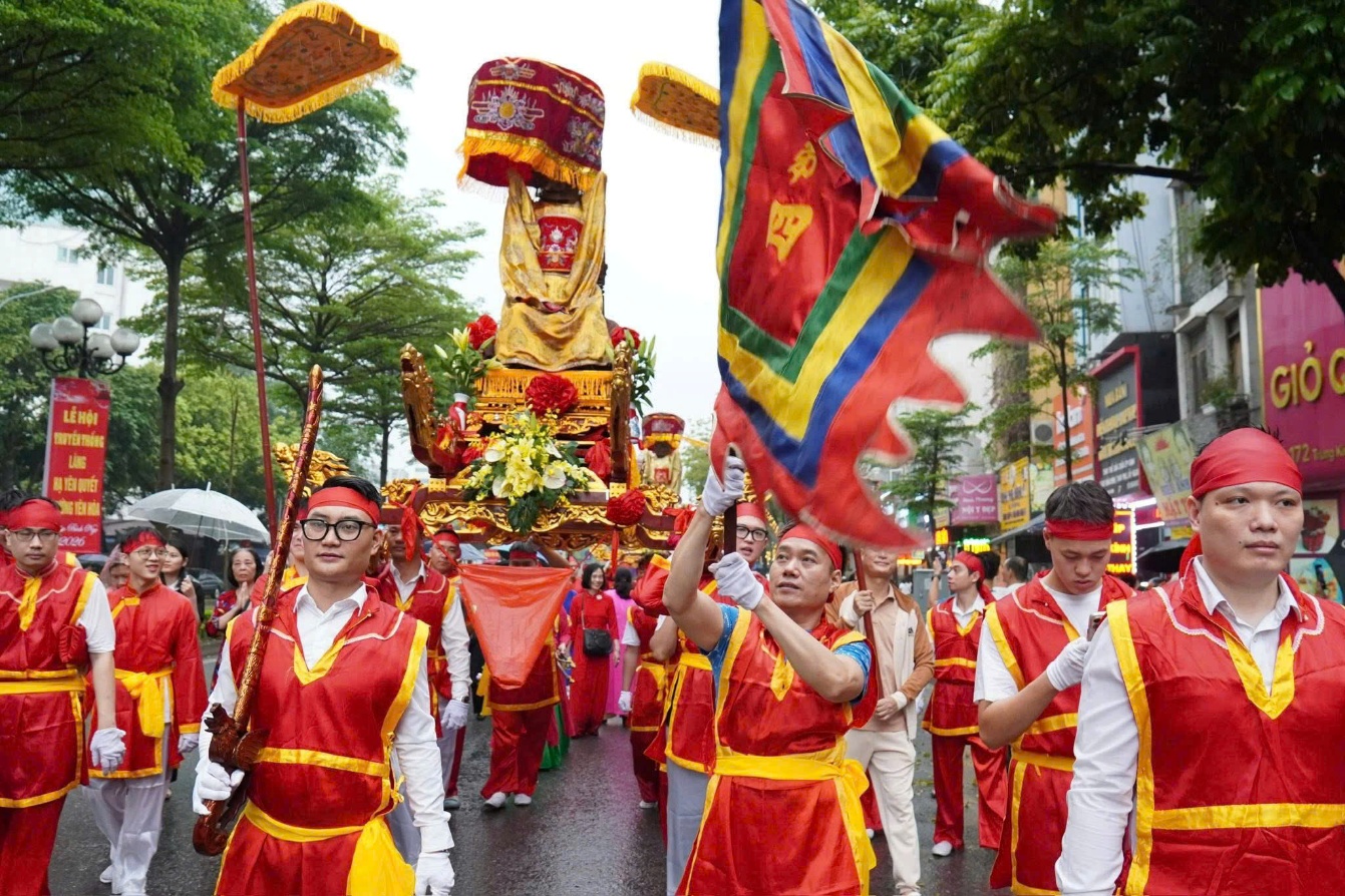 Hướng về cội nguồn, tri ân công đức của các bậc tiền nhân tại lễ hội làng Hạ Yên Quyết- Ảnh 3.