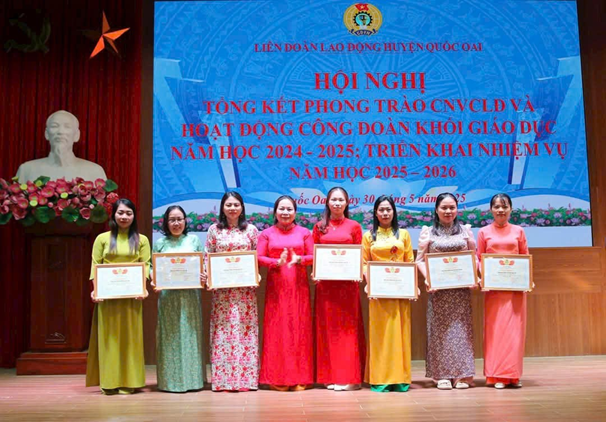 Cô giáo Nguyễn Thị Lâm giáo viên trường Mầm non Phú Cát tấm gương sáng trong phong trào thi đua và đầy nghị lực- Ảnh 11.