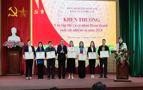 Cô giáo Nguyễn Thị Lâm giáo viên trường Mầm non Phú Cát tấm gương sáng trong phong trào thi đua và đầy nghị lực- Ảnh 12.