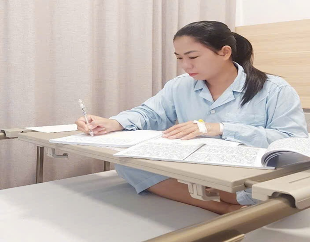 Cô giáo Nguyễn Thị Lâm giáo viên trường Mầm non Phú Cát tấm gương sáng trong phong trào thi đua và đầy nghị lực- Ảnh 3.