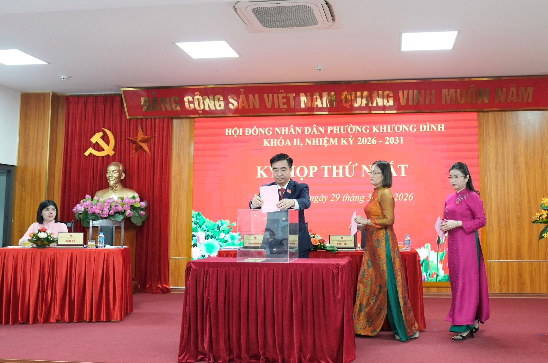 Phường Khương Đình kiện toàn các chức danh lãnh đạo HĐND và UBND- Ảnh 3.