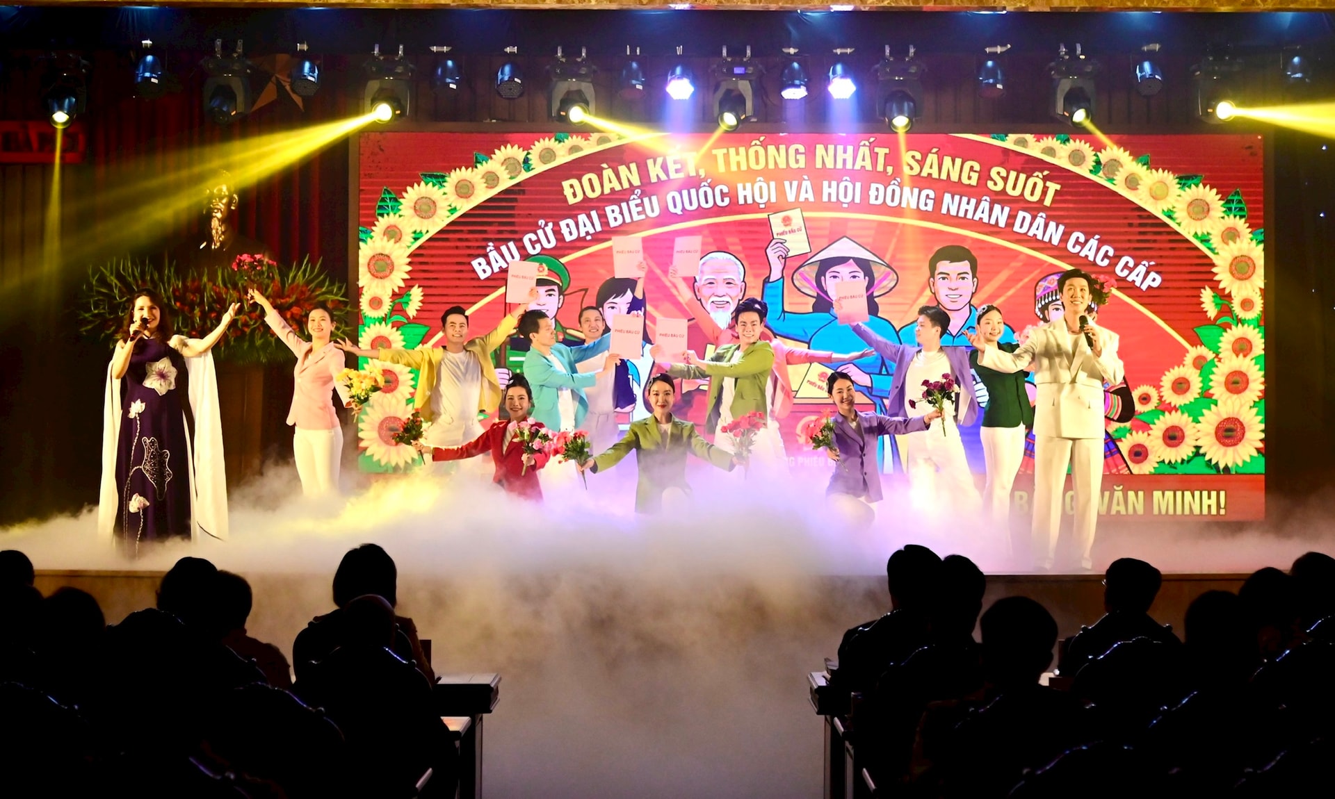 Hà Nội tổng kết công tác bầu cử đại biểu Quốc hội khóa XVI và đại biểu HĐND các cấp- Ảnh 2.