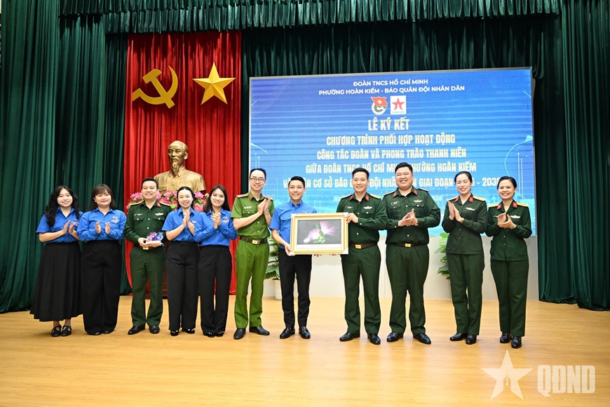 Đoàn cơ sở Báo Quân đội nhân dân tổ chức kết nghĩa với Đoàn phường Hoàn Kiếm- Ảnh 4.