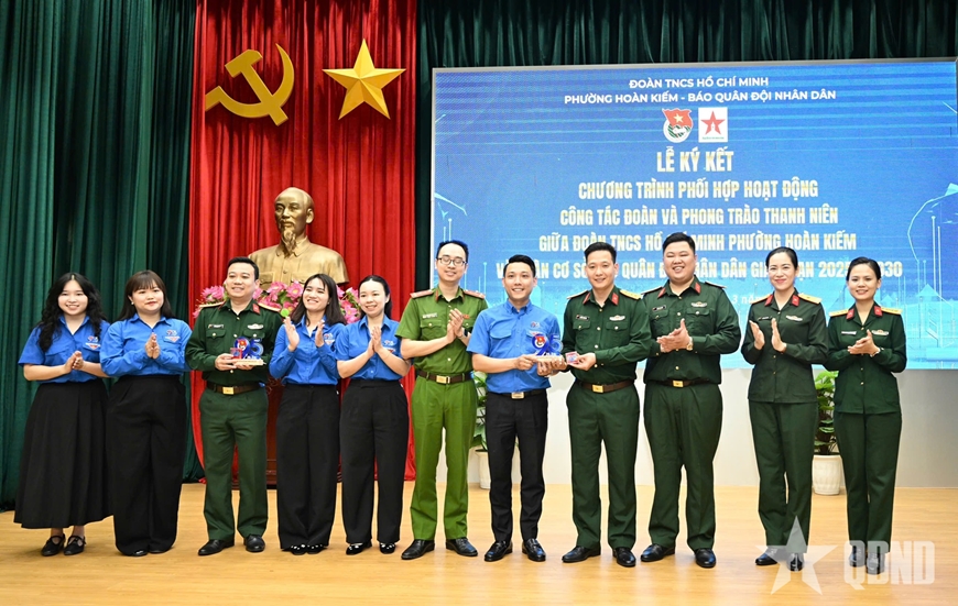 Đoàn cơ sở Báo Quân đội nhân dân tổ chức kết nghĩa với Đoàn phường Hoàn Kiếm- Ảnh 5.