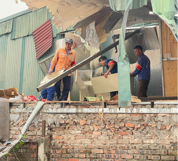 Phường Từ Liêm tổ chức cưỡng chế công trình vi phạm, bảo đảm tiến độ dự án hồ điều hoà Phú Đô

- Ảnh 6.