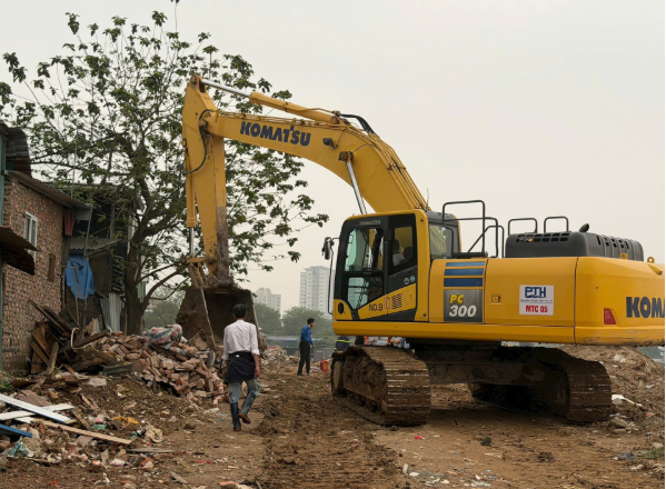 Phường Từ Liêm tổ chức cưỡng chế công trình vi phạm, bảo đảm tiến độ dự án hồ điều hoà Phú Đô

- Ảnh 7.