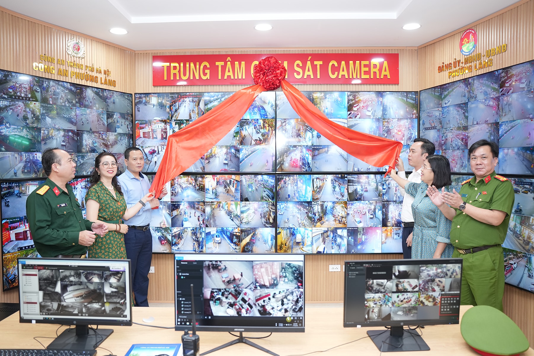 "Mắt thần" phố phường: Bước đột phá trong quản lý an ninh tại phường Láng- Ảnh 1.