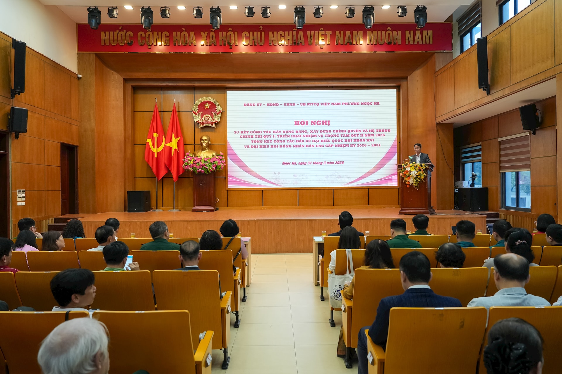 Phường Ngọc Hà: Khen thưởng tập thể, cá nhân xuất sắc trong công tác bầu cử- Ảnh 1.