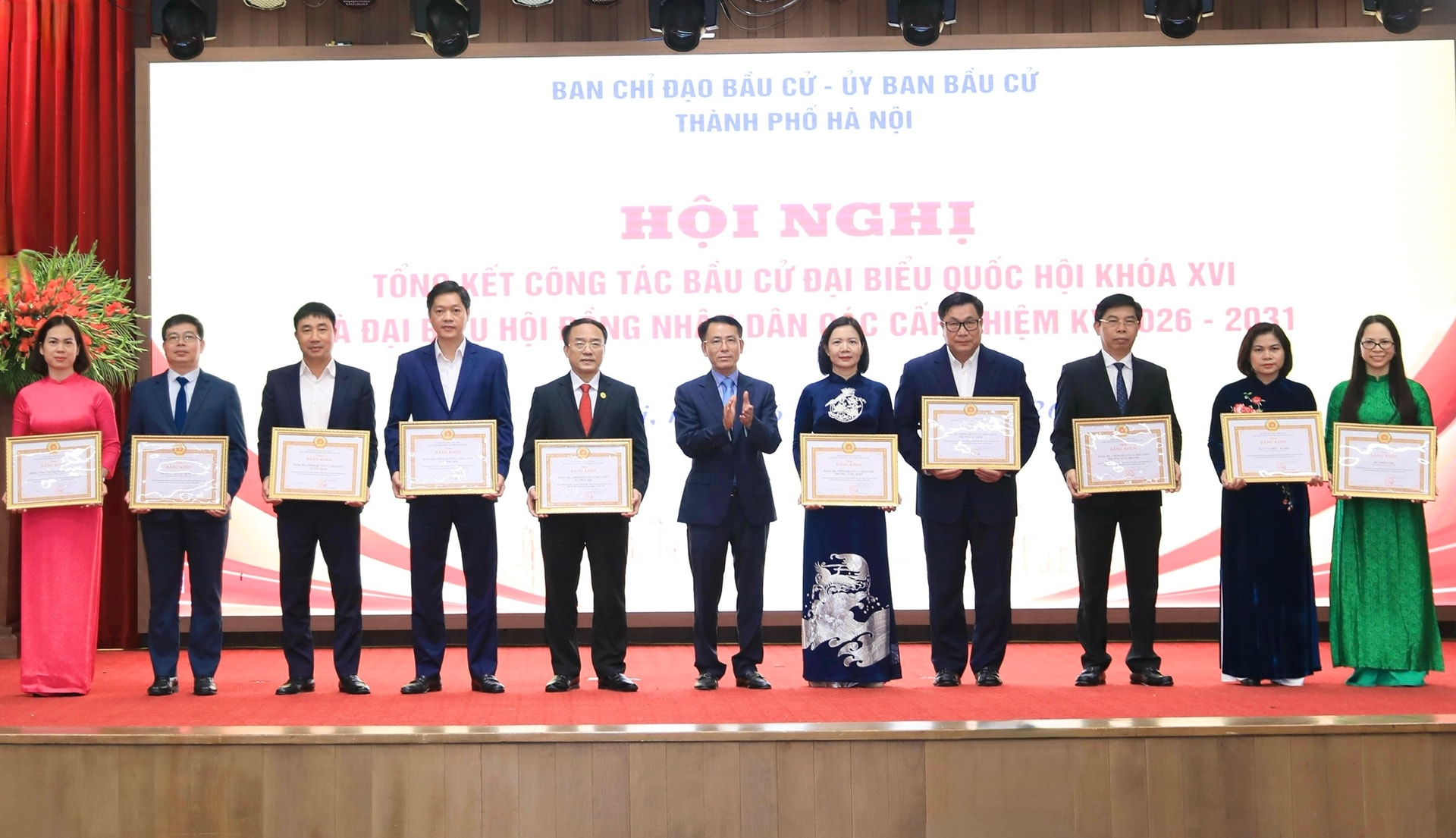 Hà Nội tổng kết công tác bầu cử đại biểu Quốc hội khóa XVI và đại biểu HĐND các cấp- Ảnh 5.