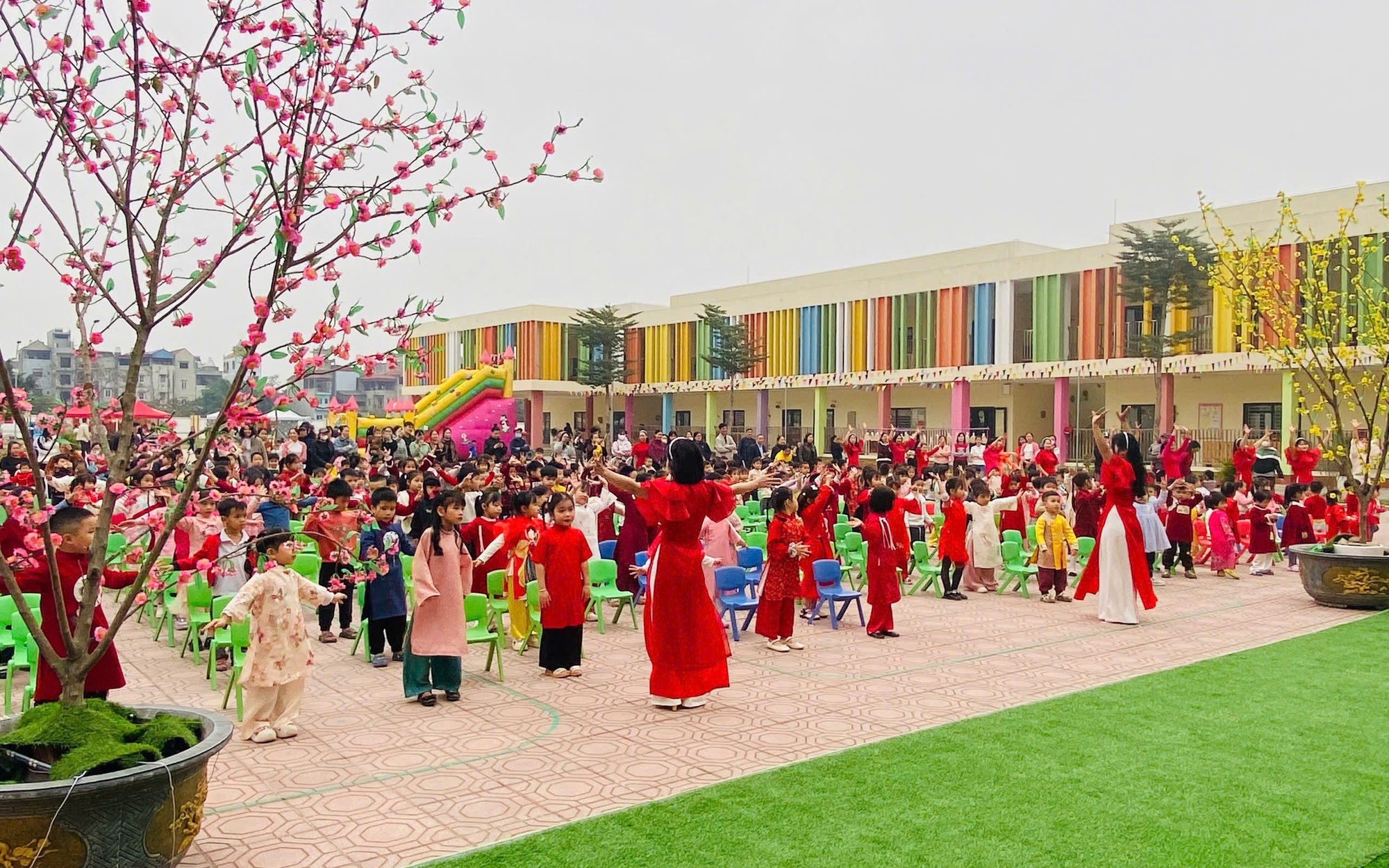 Ảnh: Quang cảnh sân trường MN Bích Hoà, xã Bình Minh