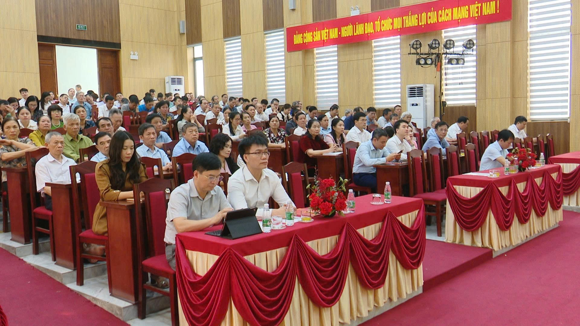 Hội nghị đại biểu Nhân dân bàn việc xây dựng đời sống văn hóa ở cơ sở và phát động phong trào thi đua “Sáng - xanh - sạch - đẹp” trên địa bàn xã Ô Diên năm 2026.- Ảnh 3.