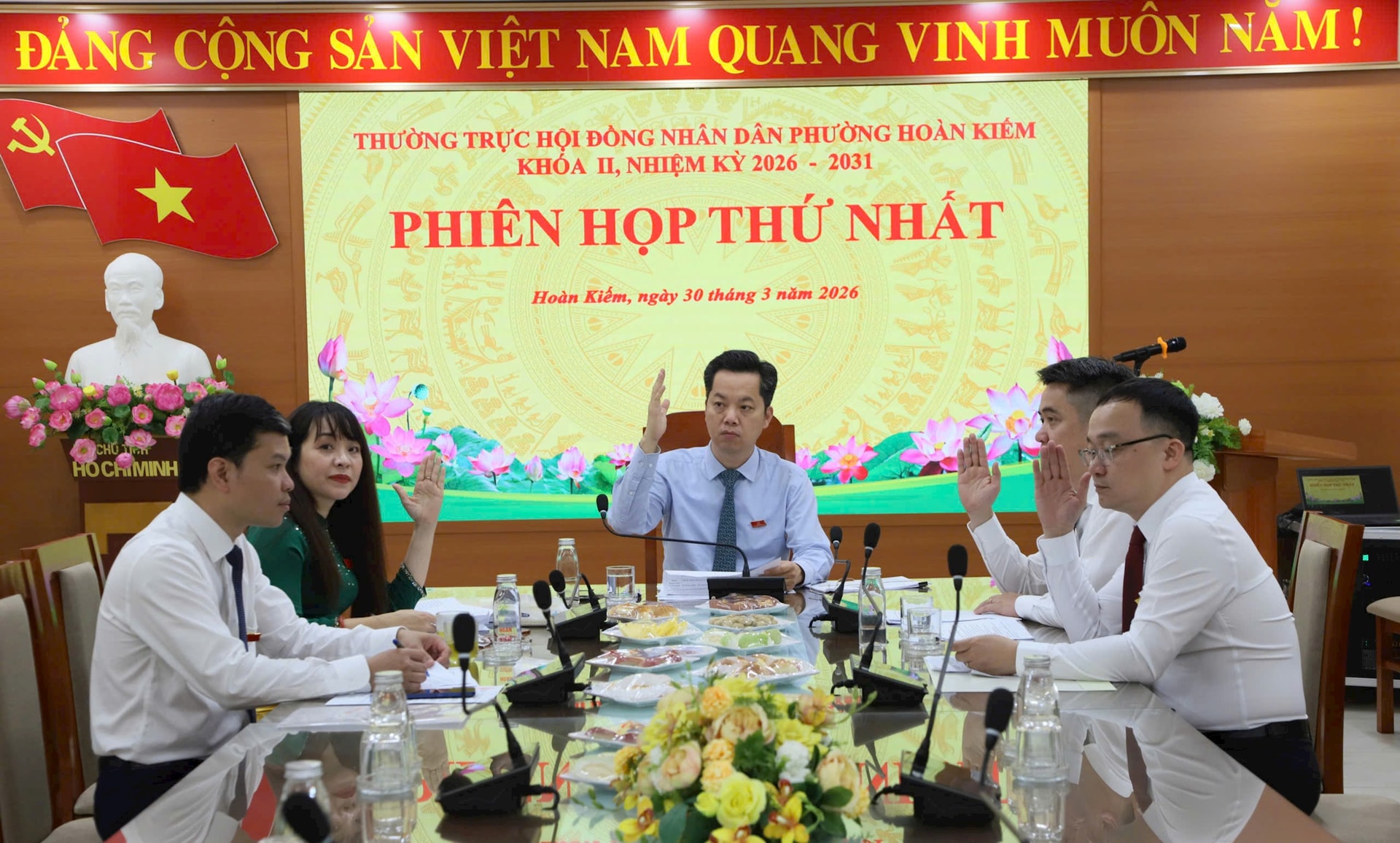 Phường Hoàn Kiếm bầu các chức danh lãnh đạo HĐND và UBND nhiệm kỳ 2026-2031- Ảnh 4.