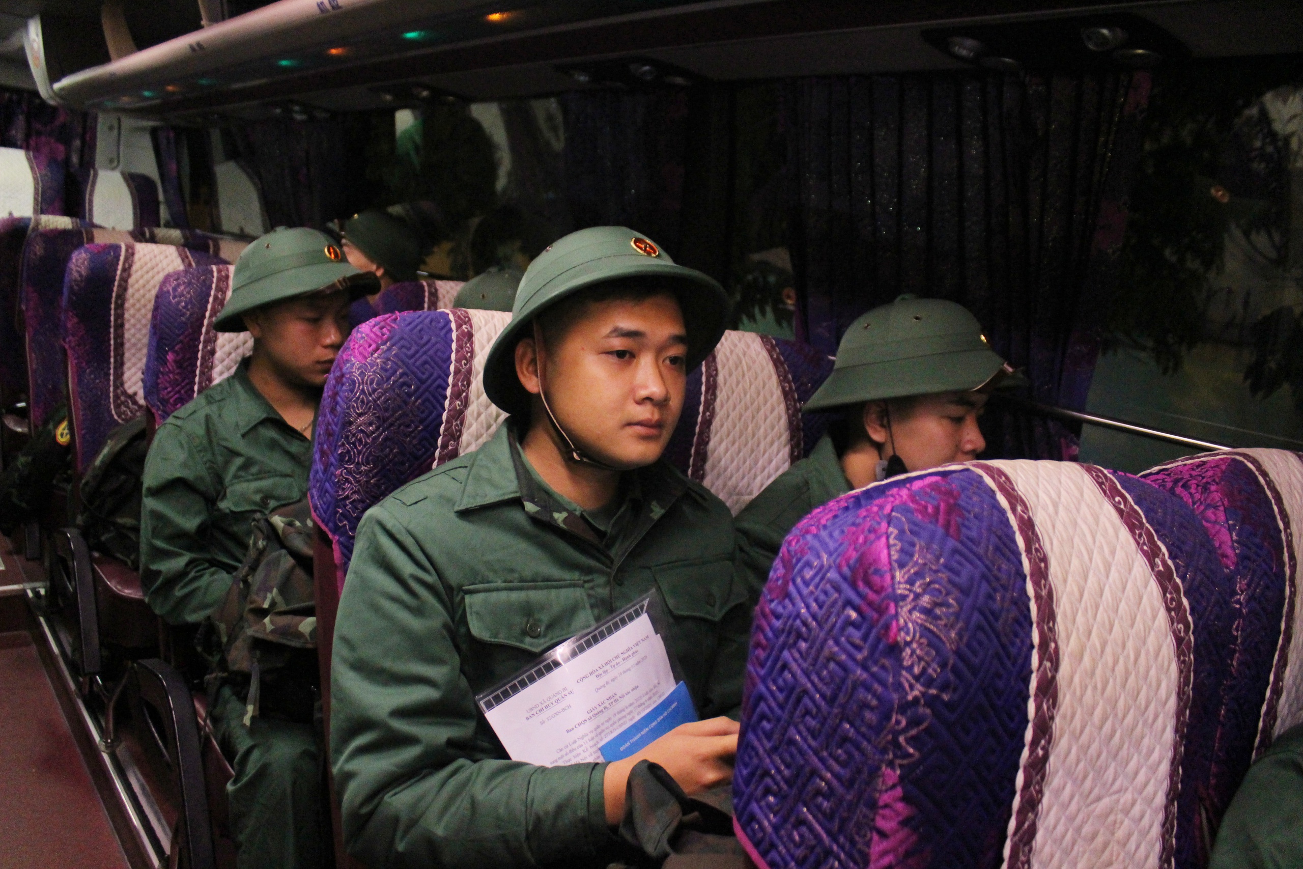 Một số hình ảnh trước giờ lên đường tham dự Lễ giao nhận quân năm 2026 của các tân binh xã Quảng Bị - Ảnh 7.