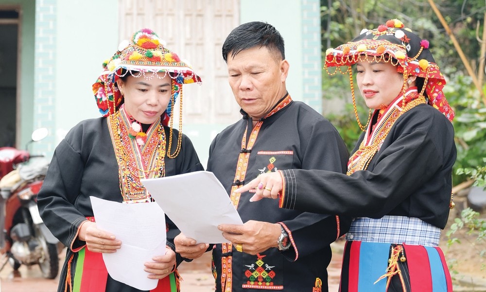 Tiếp xúc cử tri vận động bầu cử: Cần chân thành và thực chất
- Ảnh 1.