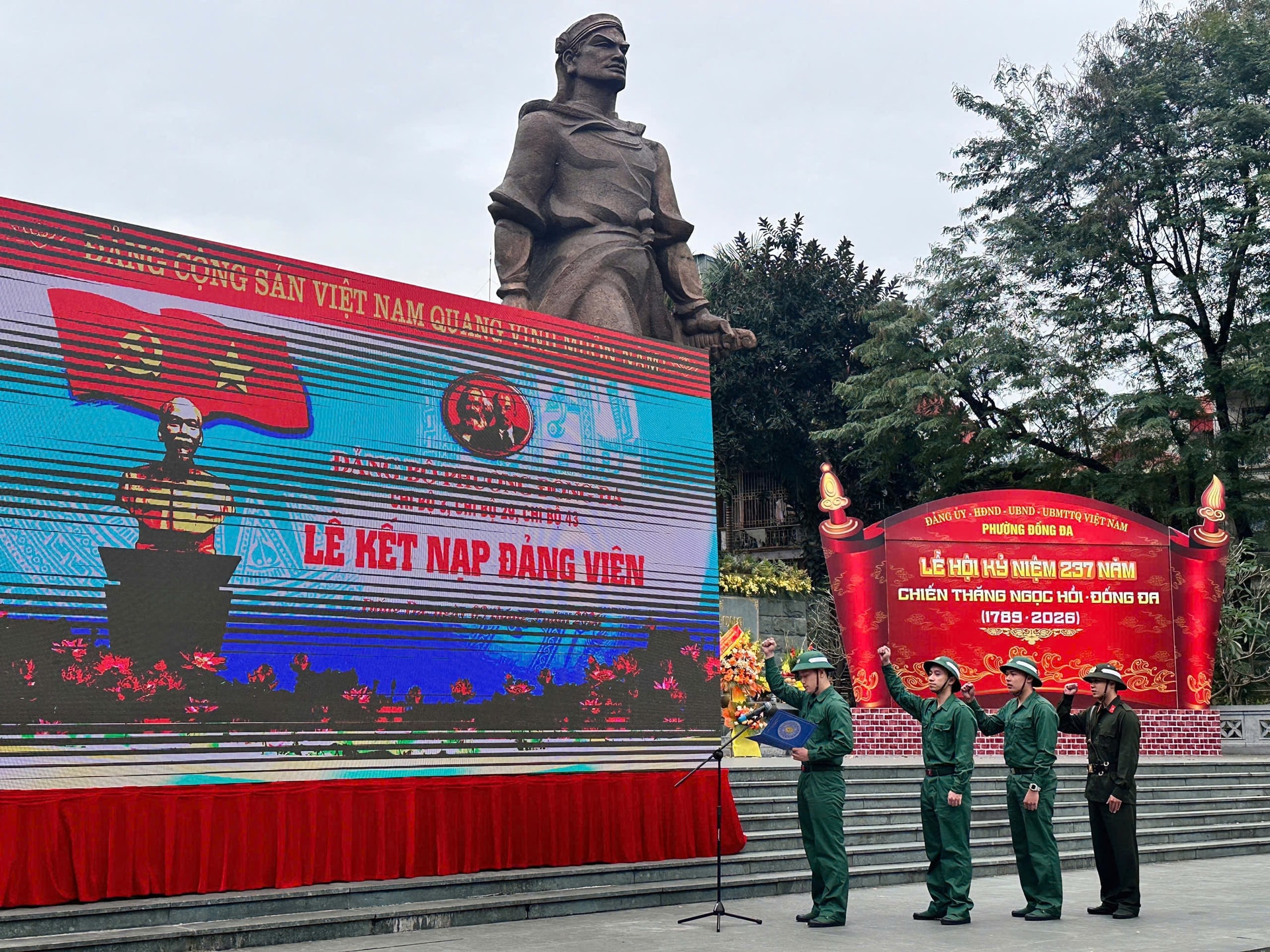 Phường Đống Đa gặp mặt, động viên thanh niên lên đường nhập ngũ- Ảnh 3.