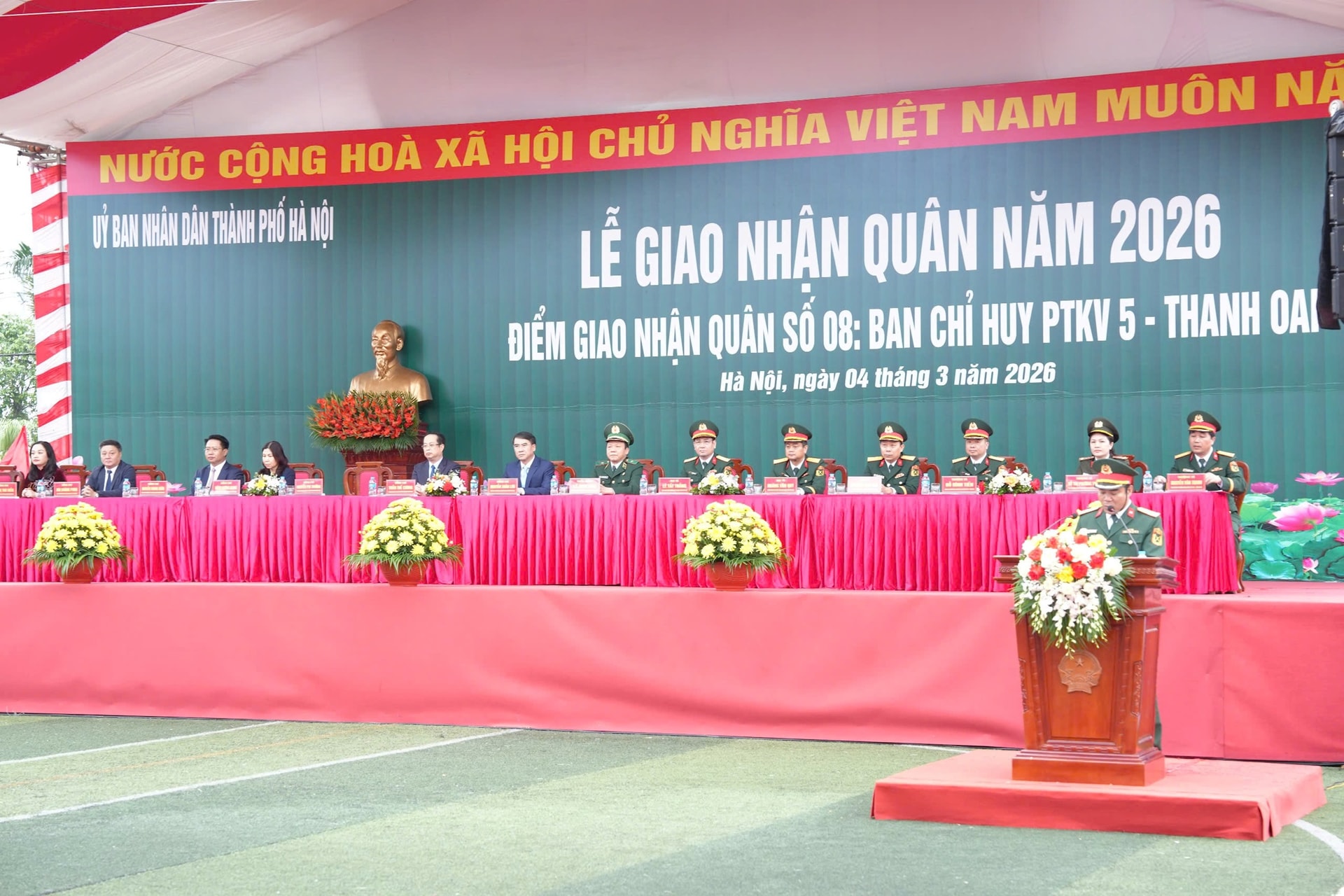 Trần Phú: 39 tân binh phấn khởi lên đường nhập ngũ vào Quân đội nhân dân, Công an nhân dân - Ảnh 1.