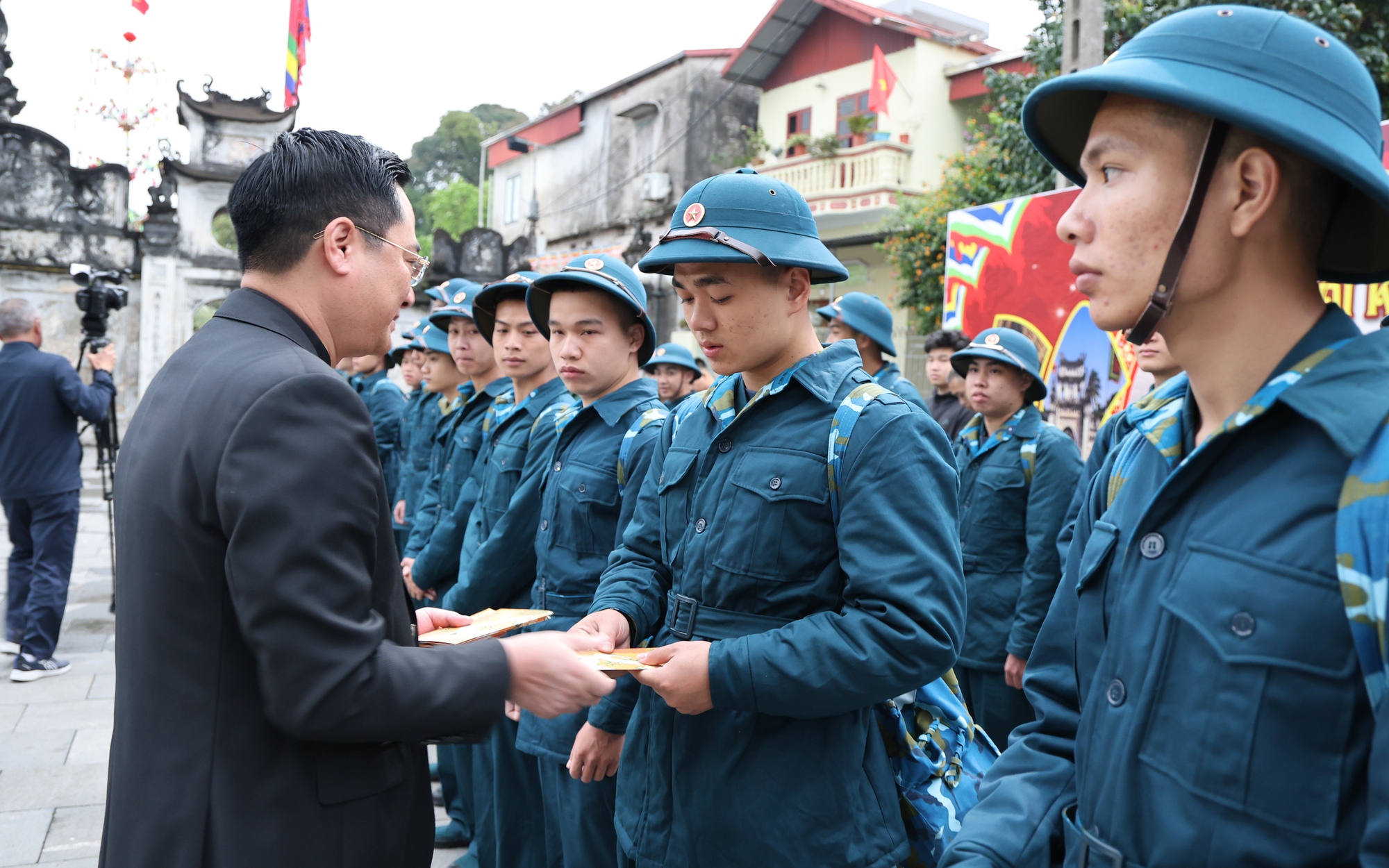 Tam Hưng rộn ràng Ngày hội giao quân năm 2026: 32 thanh niên ưu tú lên đường bảo vệ Tổ quốc