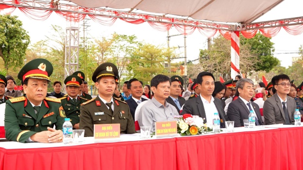 Rộn ràng ngày hội tòng quân 2026: 39 thanh niên Hoài Đức lên đường nhập ngũ- Ảnh 4.