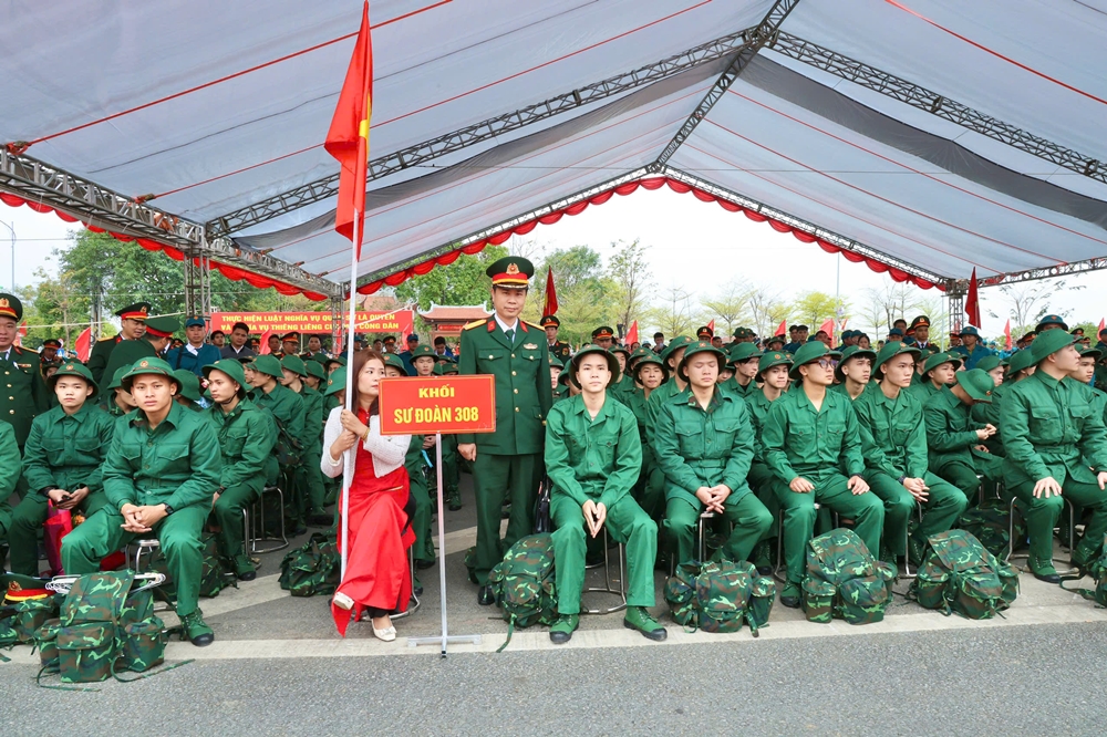 C:\Users\Admin\Downloads\3 gq.jpg