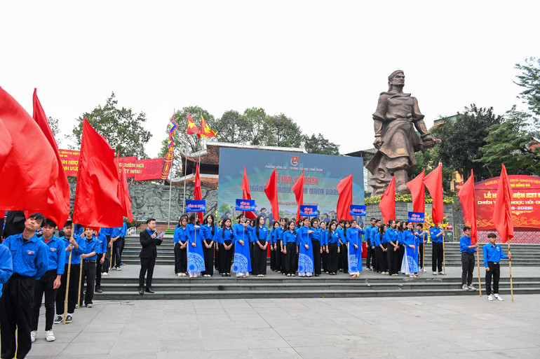 Tuổi trẻ phường Đống Đa (Hà Nội) hồ hởi ra quân Tháng Thanh niên- Ảnh 6.