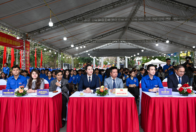 Tuổi trẻ phường Đống Đa (Hà Nội) hồ hởi ra quân Tháng Thanh niên- Ảnh 1.