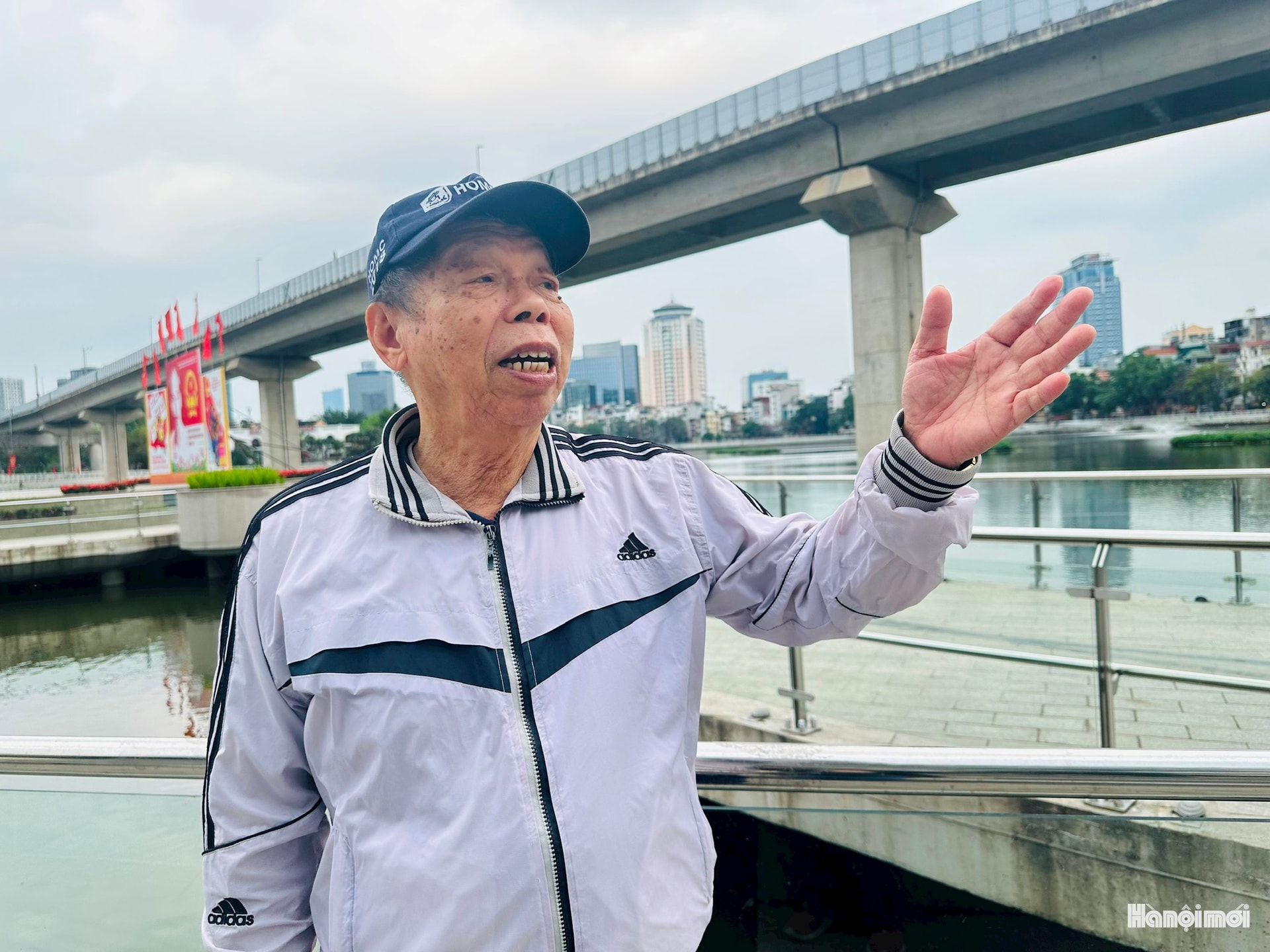 Hồ Đống Đa khoác "áo mới" chào mừng bầu cử- Ảnh 9.