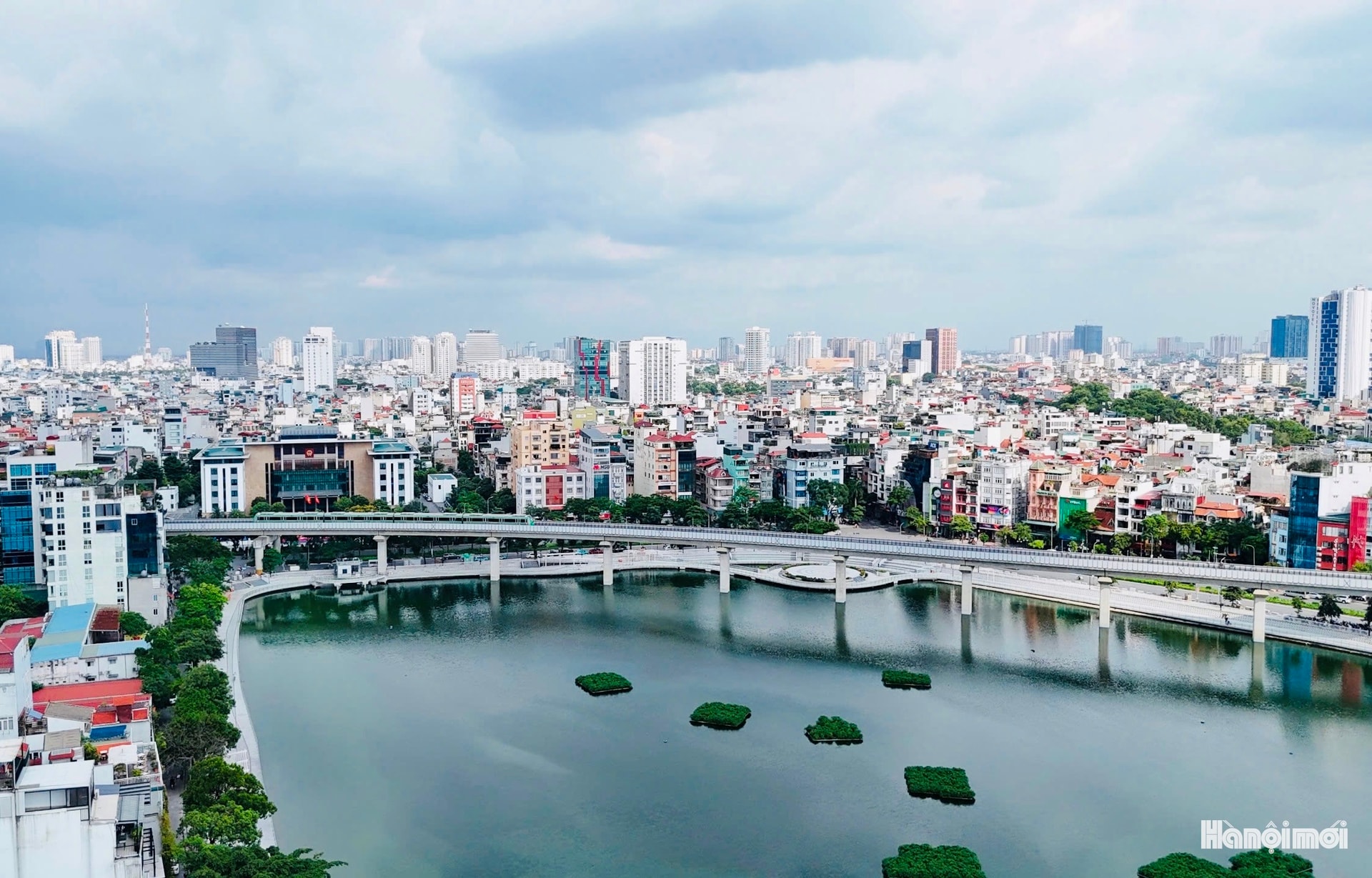 Hồ Đống Đa khoác "áo mới" chào mừng bầu cử- Ảnh 10.