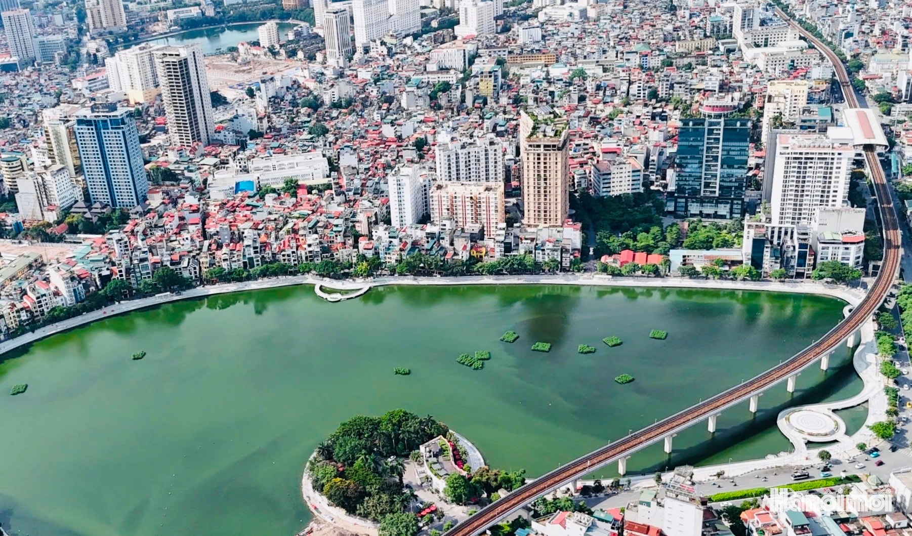 Hồ Đống Đa khoác "áo mới" chào mừng bầu cử- Ảnh 20.