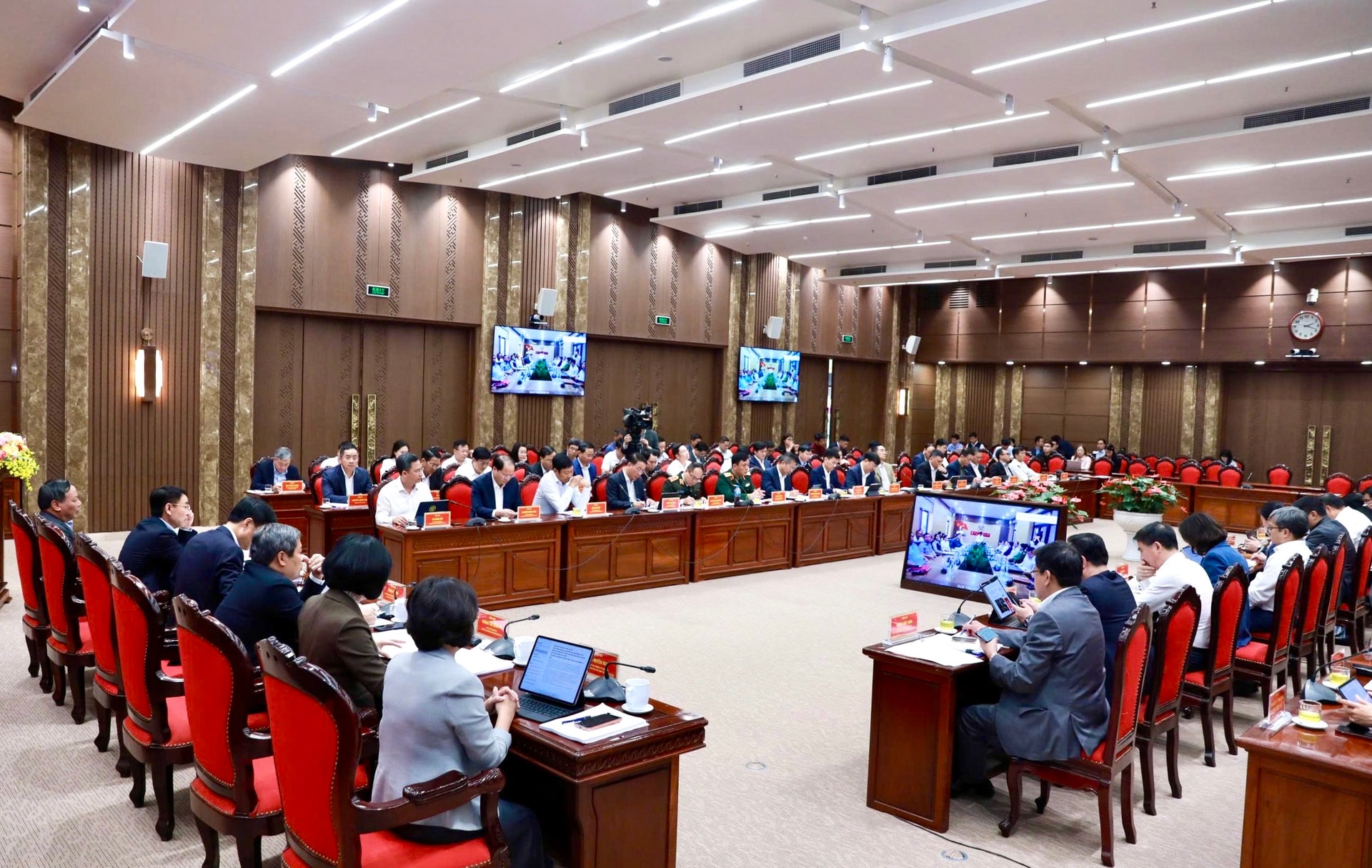 Hà Nội giao ban công tác tháng 2, triển khai nhiệm vụ trọng tâm tháng 3-2026- Ảnh 10.