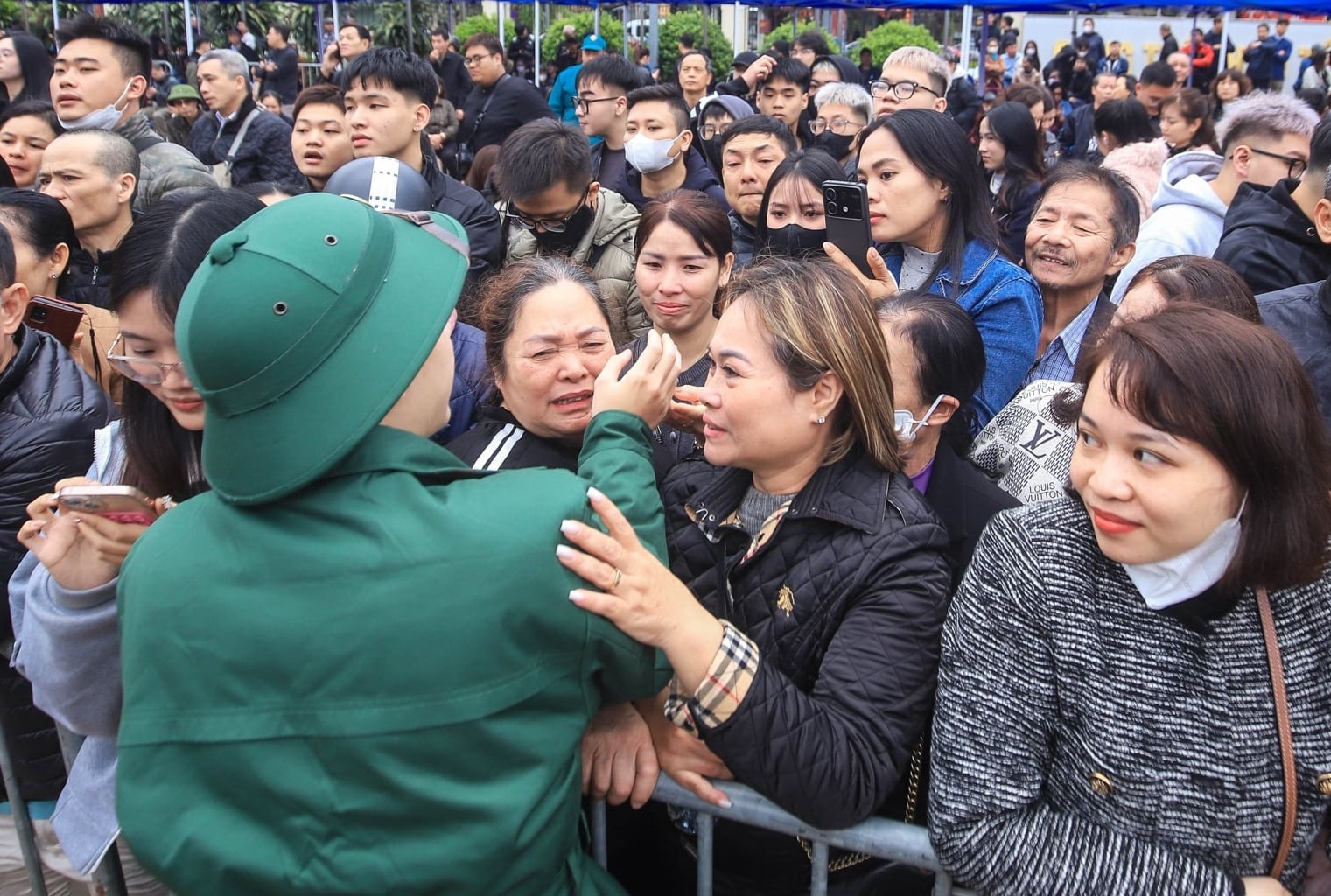Bí thư Hà Nội Nguyễn Duy Ngọc thắp đài lửa truyền thống, động viên tân binh nhập ngũ- Ảnh 5.