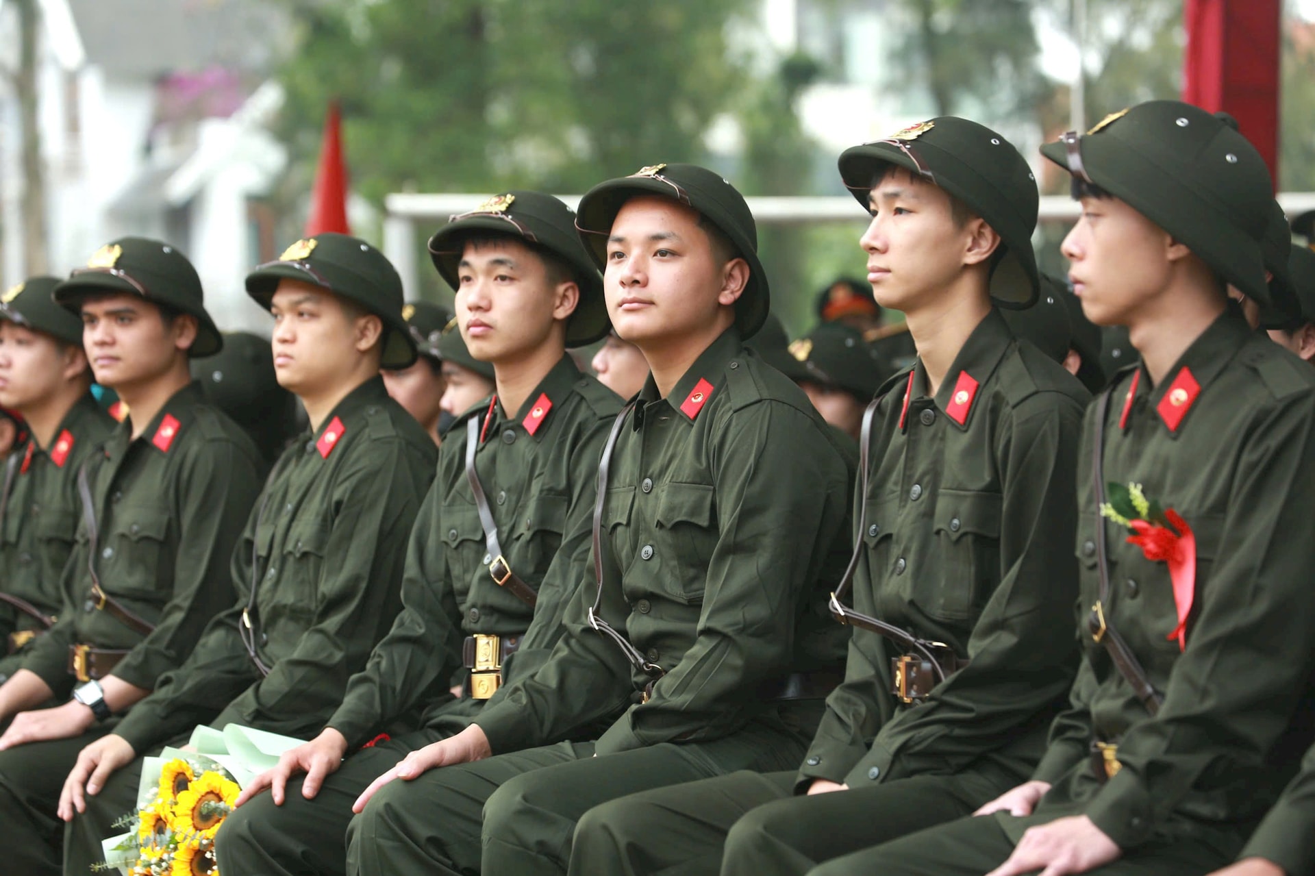 Phó Bí thư Thường trực Thành ủy Nguyễn Trọng Đông dự lễ giao quân tại điểm giao quân số 1 Ban Chỉ huy PTKV 1 - Sóc Sơn- Ảnh 2.