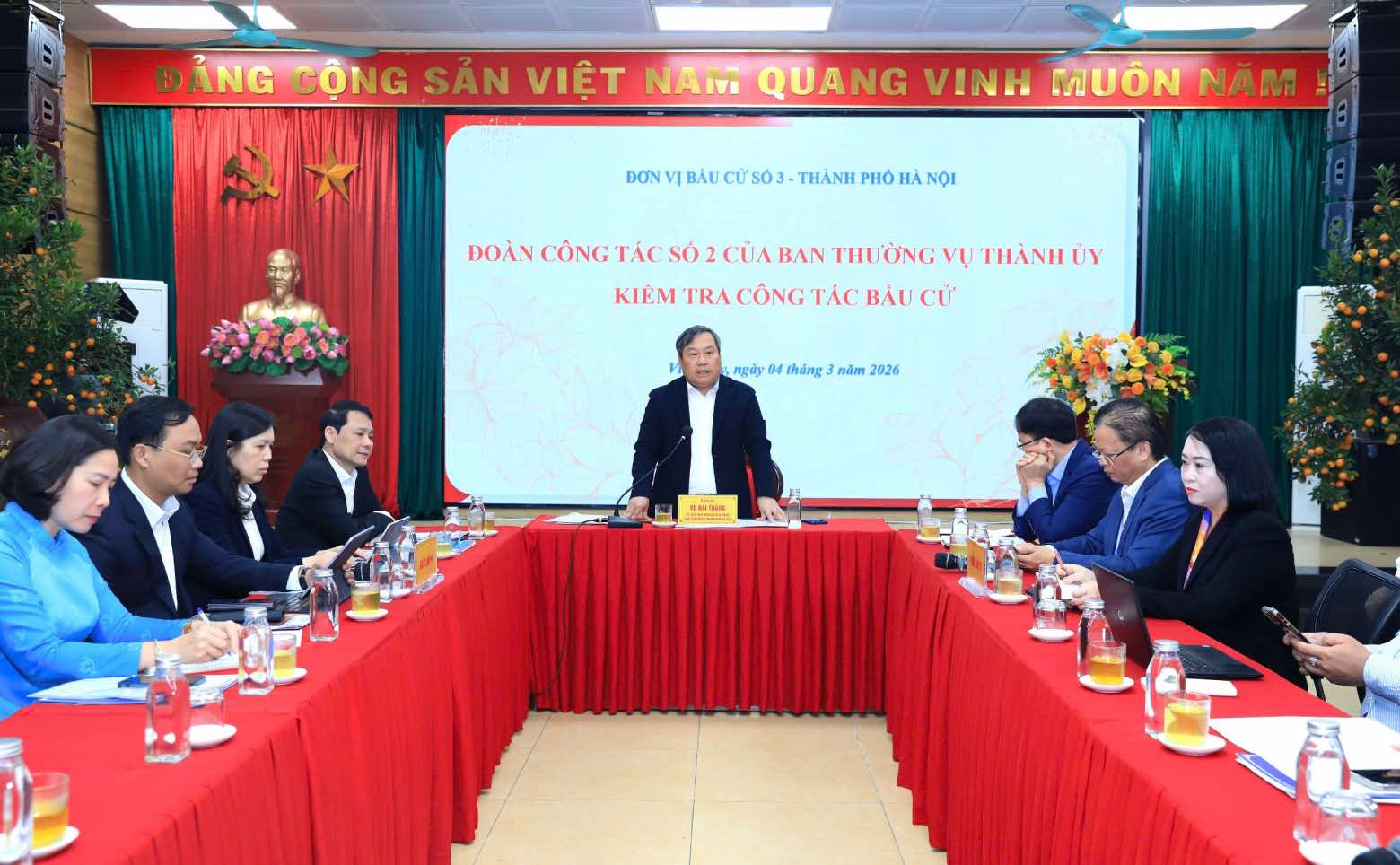 Chủ tịch UBND TP Hà Nội Vũ Đại Thắng yêu cầu chuẩn bị chu đáo, không để xảy ra bất kỳ sai sót nào trong công tác bầu cử.- Ảnh 1.