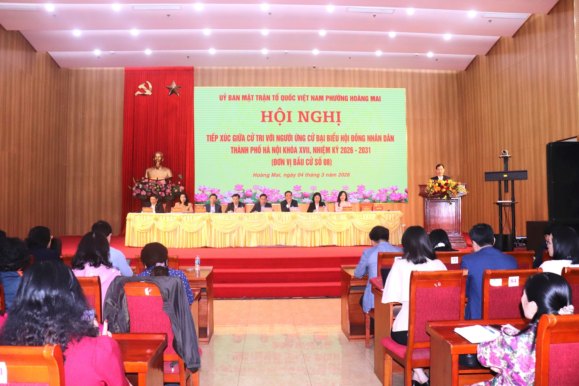 Ứng cử viên đại biểu HĐND thành phố Hà Nội - Đơn vị bầu cử số 8 vận động bầu cử tại 3 phường- Ảnh 1.