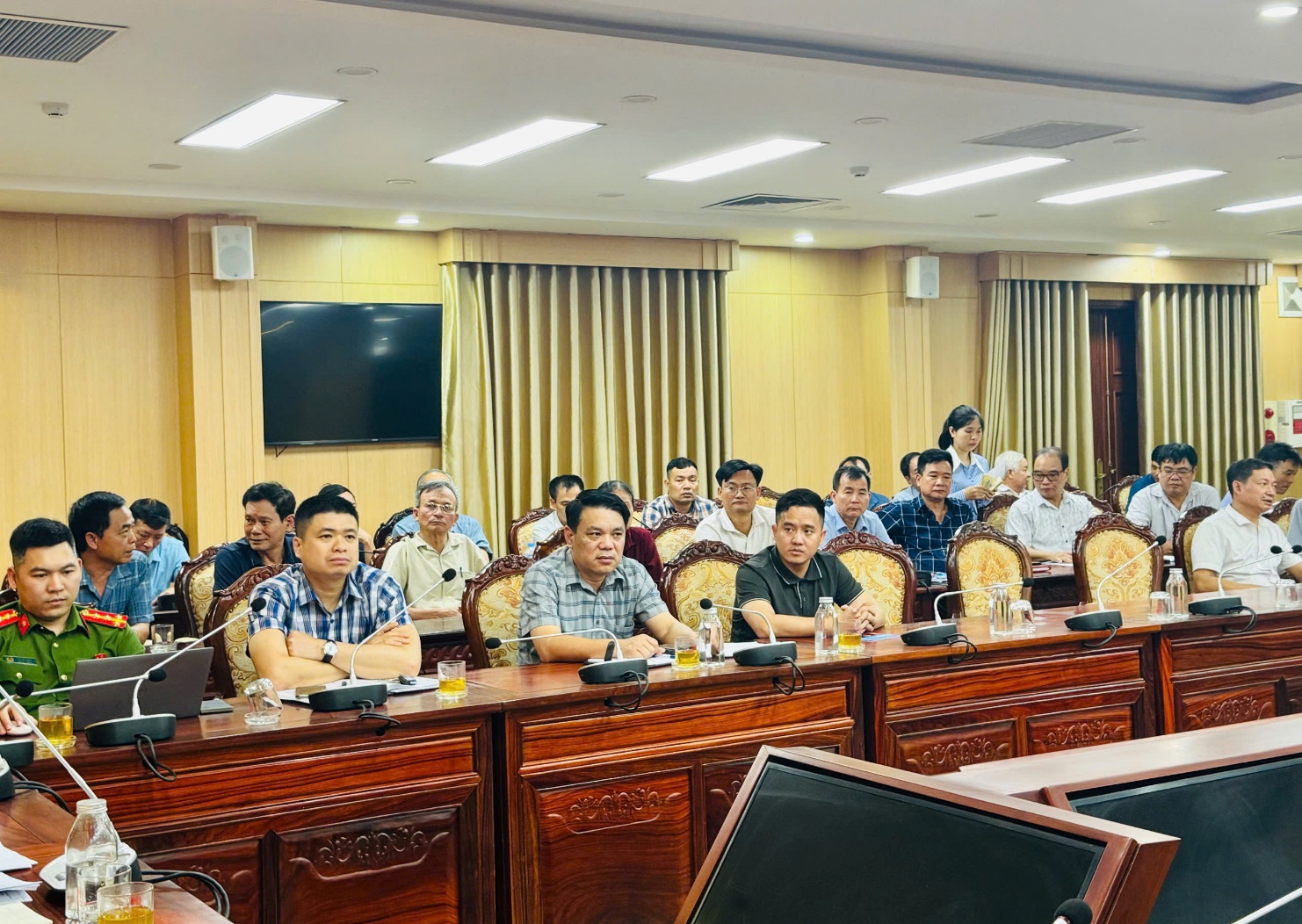 UBND xã tổ chức Hội nghị giao ban đánh giá tiến độ triển khai công tác chuẩn bị bầu cử- Ảnh 2.