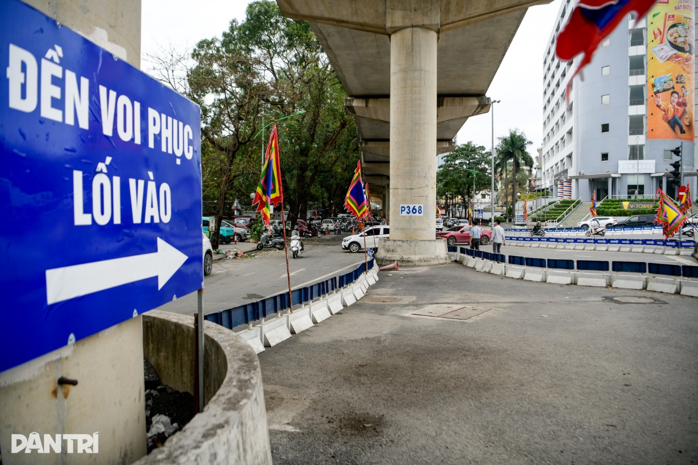 Bãi trông giữ xe gầm nhà ga Cầu Giấy biến mất sau phản ánh của Dân trí - 12