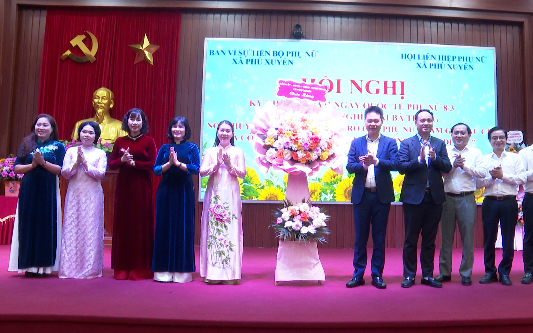 Xã Phú Xuyên tổ chức hội nghị kỷ niệm Ngày Quốc tế Phụ nữ 8/3 và nói chuyện chuyên đề về vai trò phụ nữ trong bầu cử