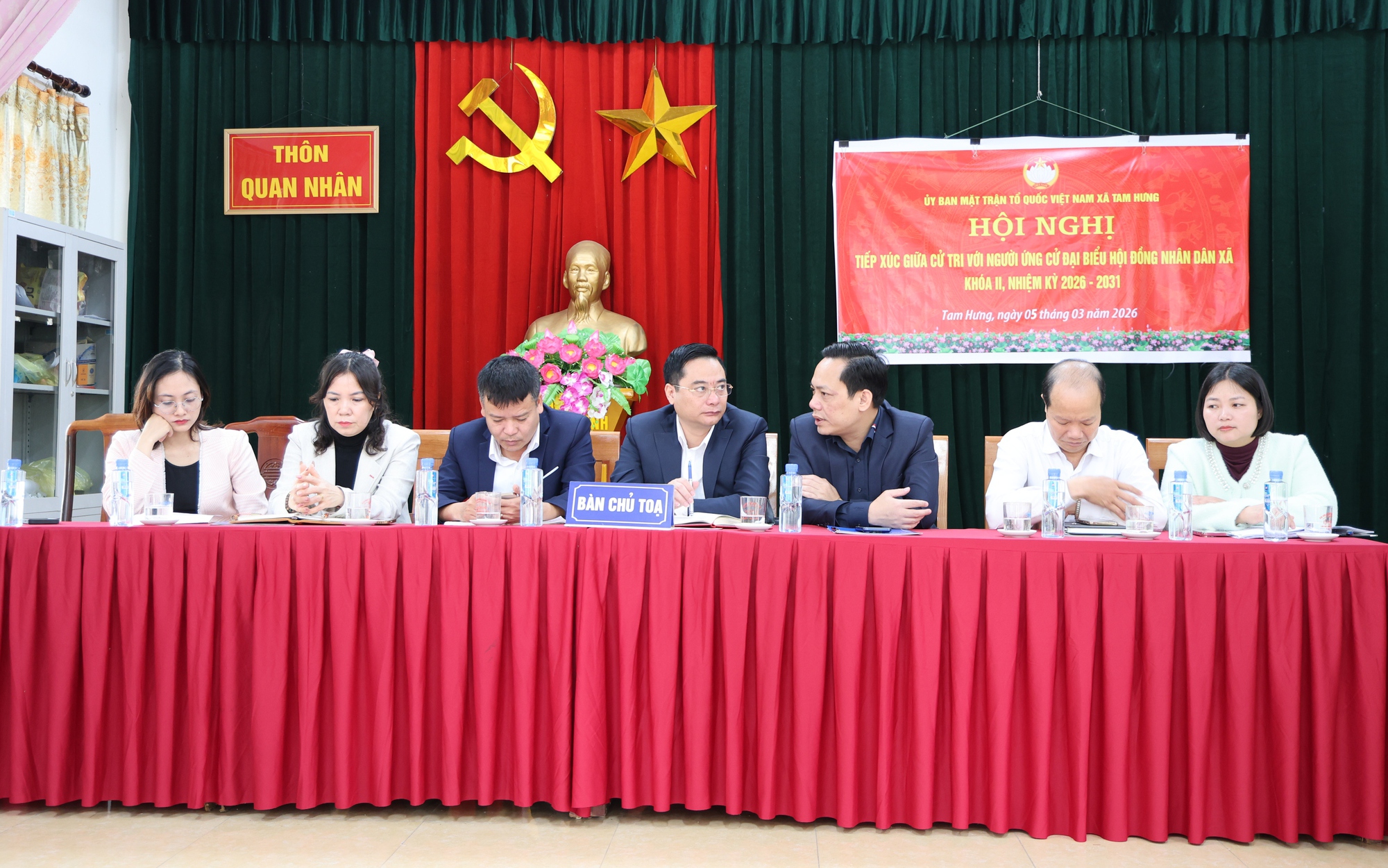 Hội nghị tiếp xúc cử tri với những người ứng cử đại biểu HĐND xã Tam Hưng tại thôn Quan Nhân