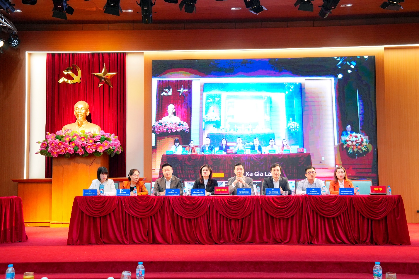 Hội nghị tiếp xúc cử tri với người ứng cử đại biểu HĐND Thành phố Hà Nội khóa XVII tại đơn vị bầu cử số 28- Ảnh 2.