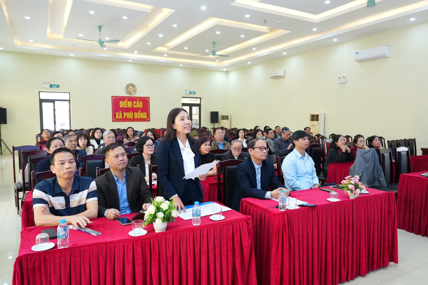 Hội nghị tiếp xúc cử tri với người ứng cử đại biểu HĐND Thành phố Hà Nội khóa XVII tại đơn vị bầu cử số 28- Ảnh 5.