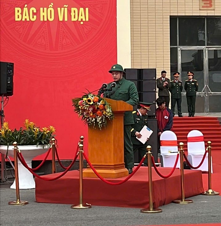 CÔNG DÂN PHƯỜNG GIẢNG VÕ TẠI LỄ GIAO NHẬN QUÂN NĂM 2026- Ảnh 4.