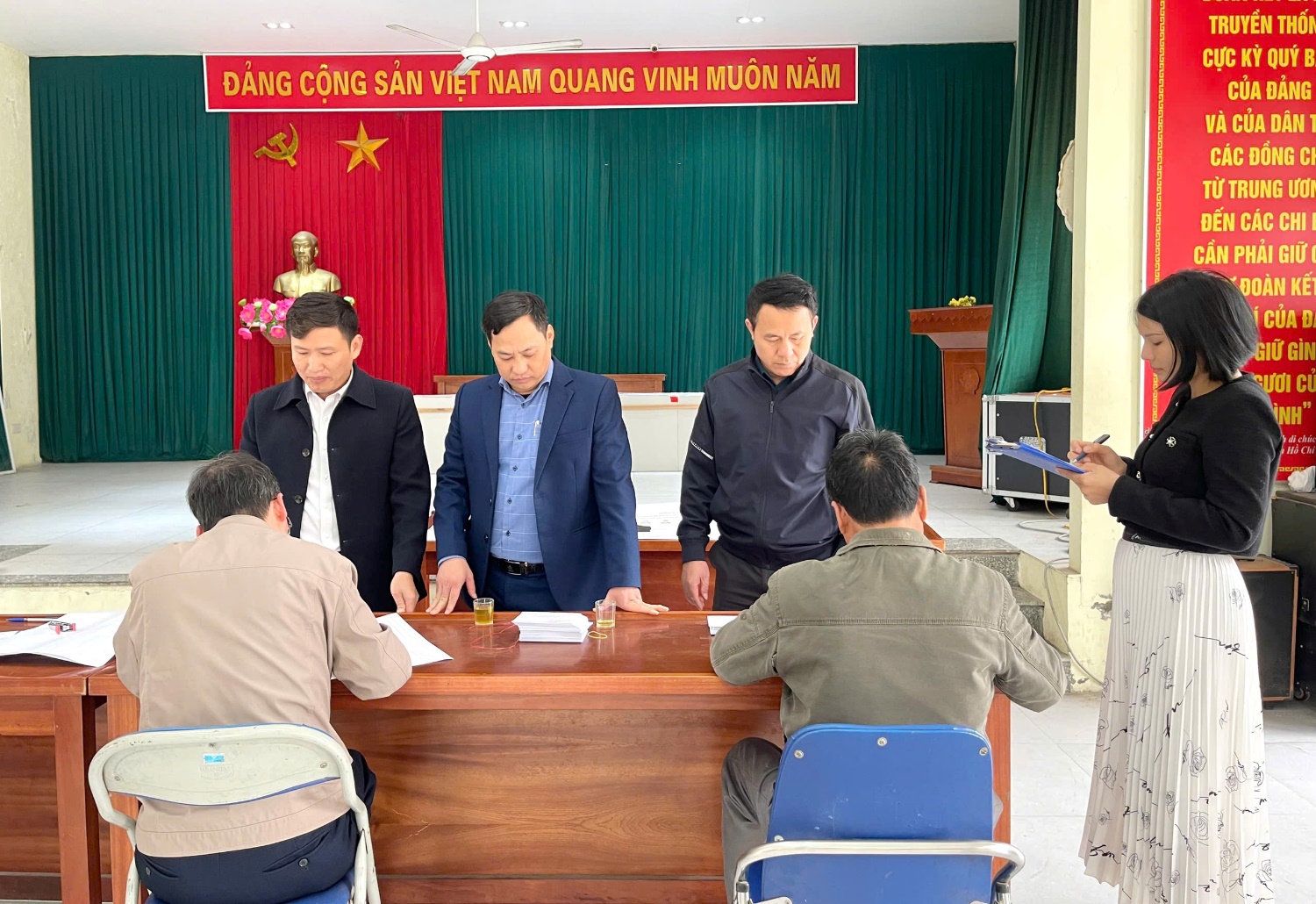 Hoài Đức khẩn trương hoàn thiện thẻ cử tri phục vụ ngày bầu cử- Ảnh 1.