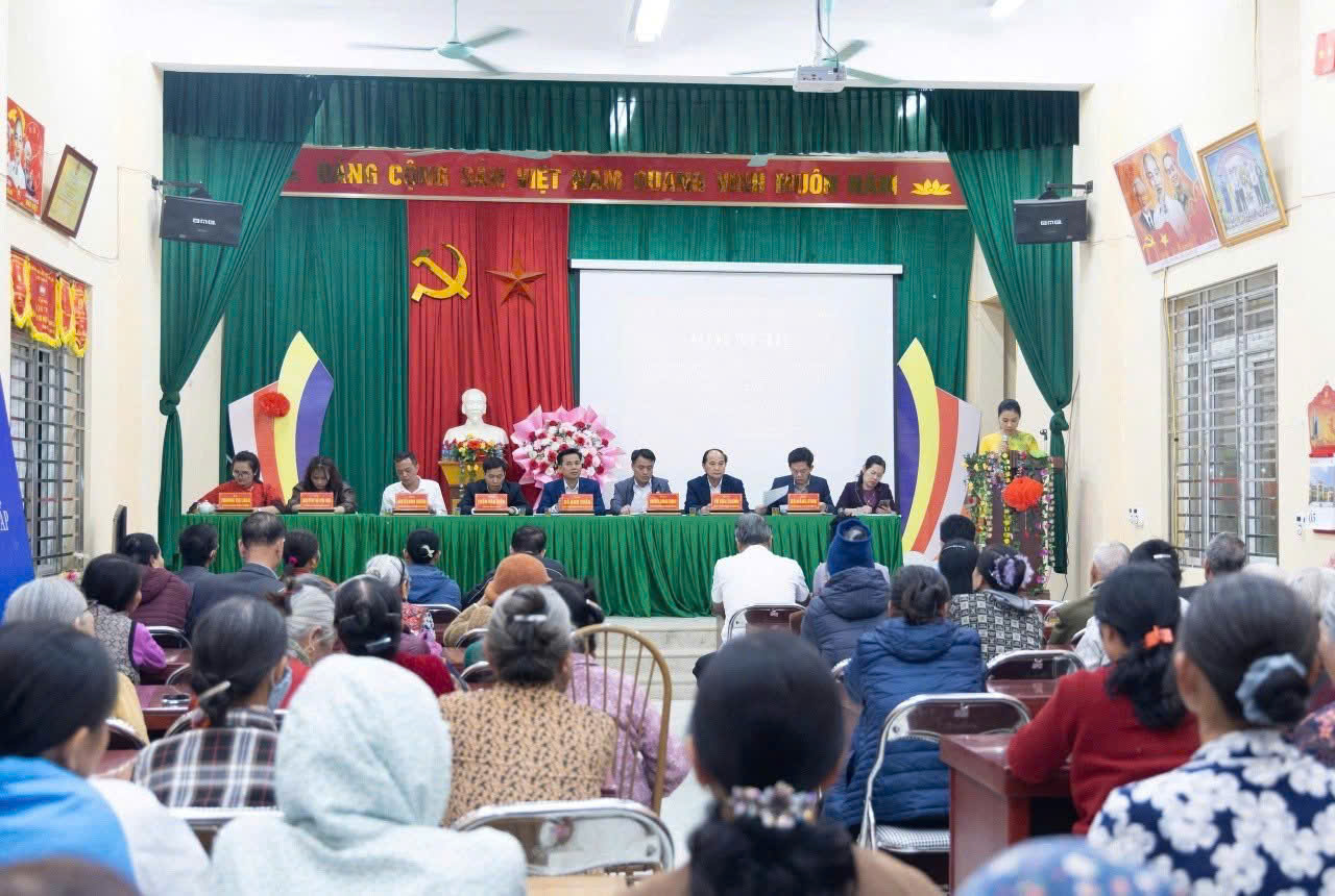 Ứng cử viên HĐND xã Ứng Thiên - Đơn vị bầu cử số 1 tiếp xúc cử tri tại thôn Thượng- Ảnh 1.