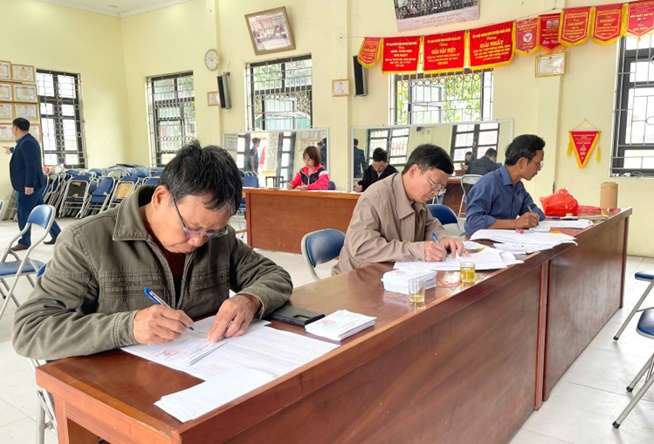 Hoài Đức khẩn trương hoàn thiện thẻ cử tri phục vụ ngày bầu cử- Ảnh 2.