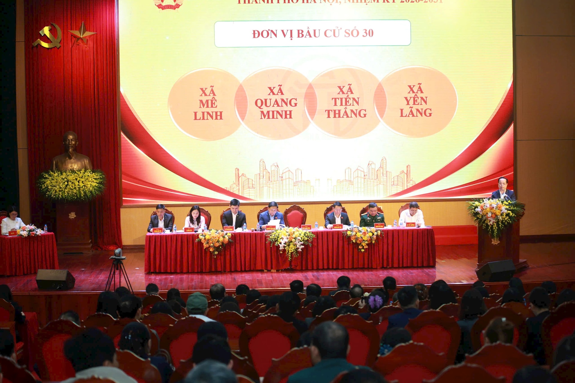 7 ứng cử viên đại biểu HĐND thành phố Hà Nội vận động bầu cử tại đơn vị bầu cử số 30- Ảnh 1.